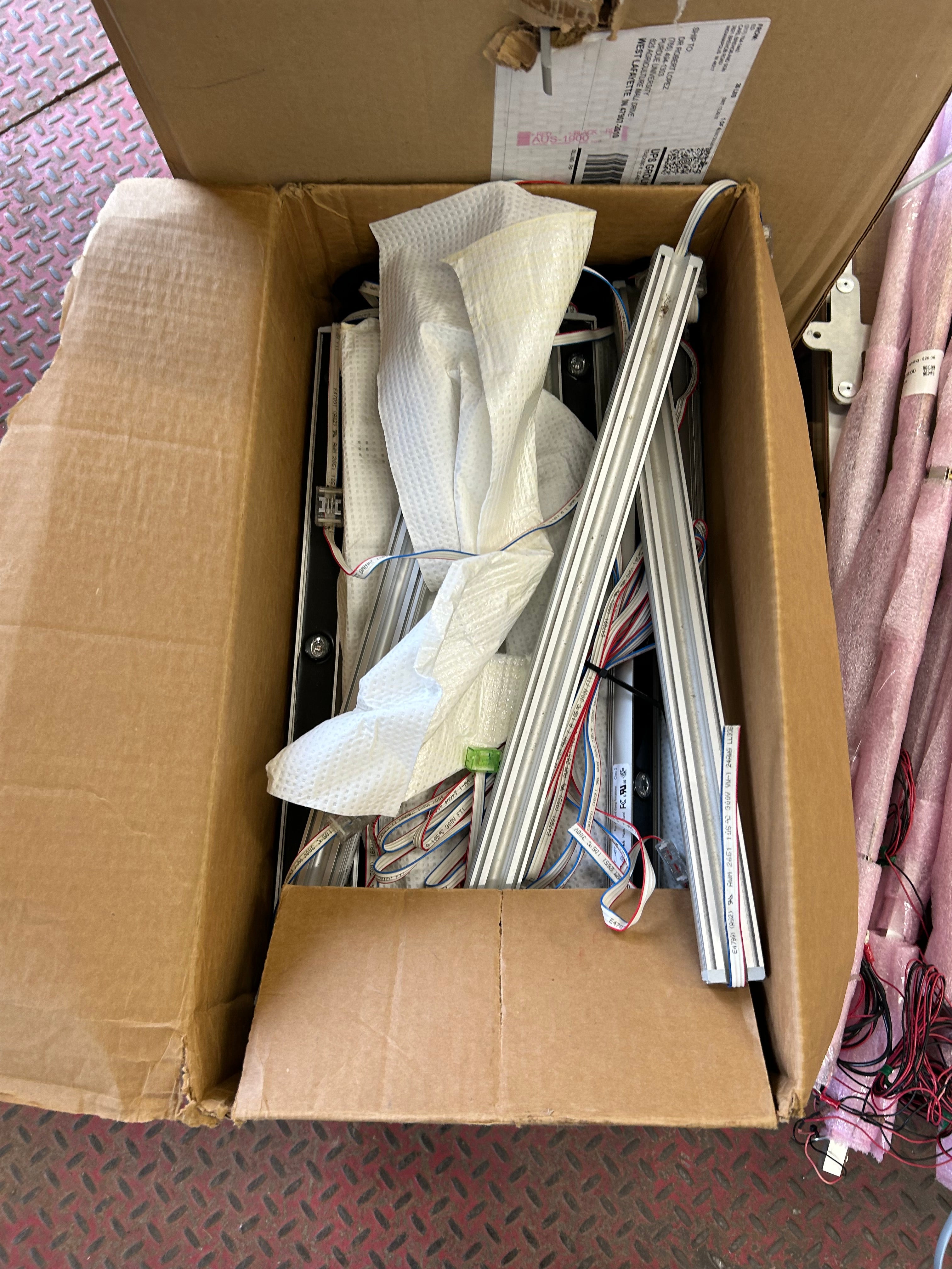 Pallet of Assorted Grow Lights and Accessories *Untested*