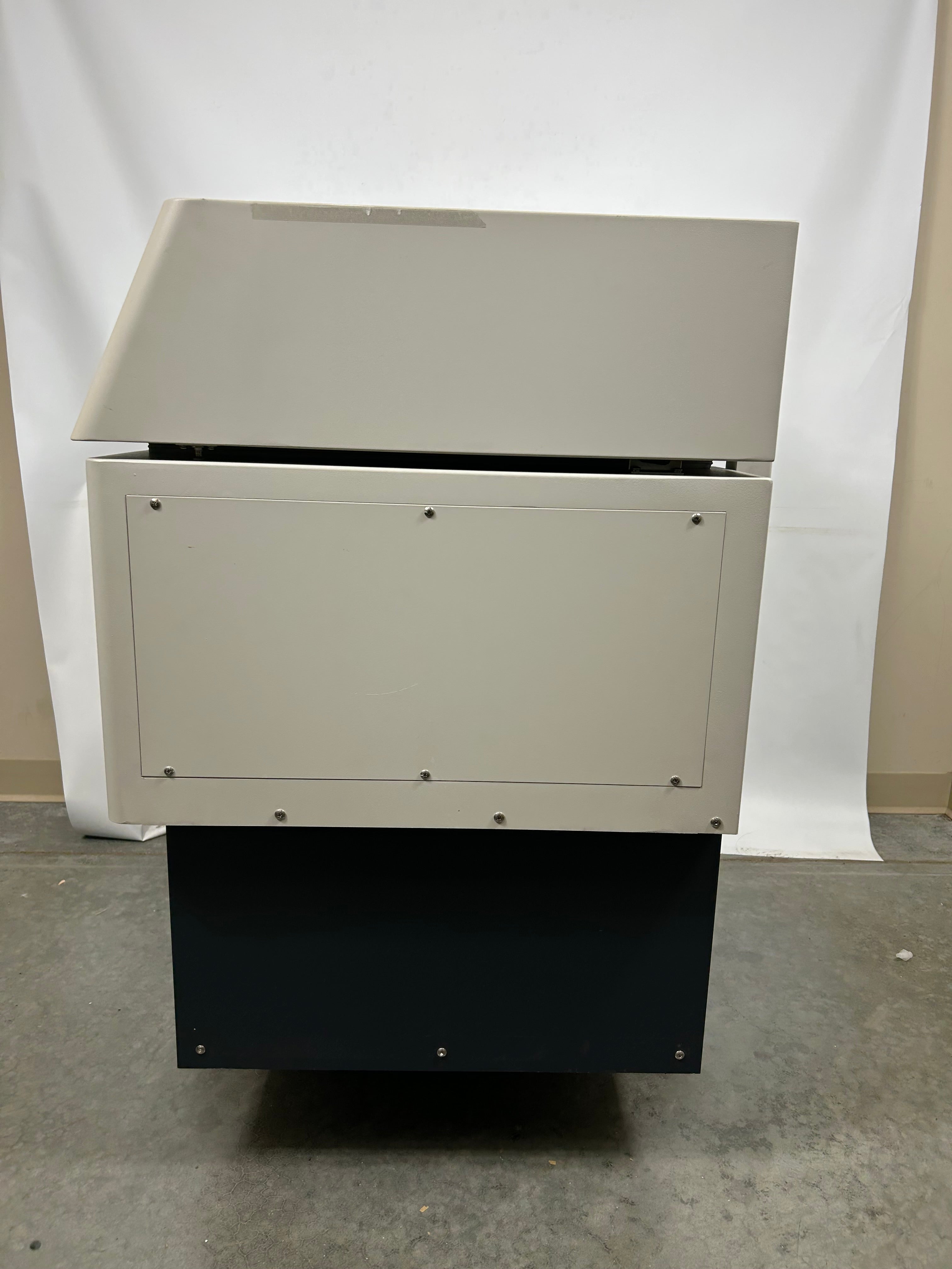 New Brunswick I2500 Incubator Shaker *Untested*