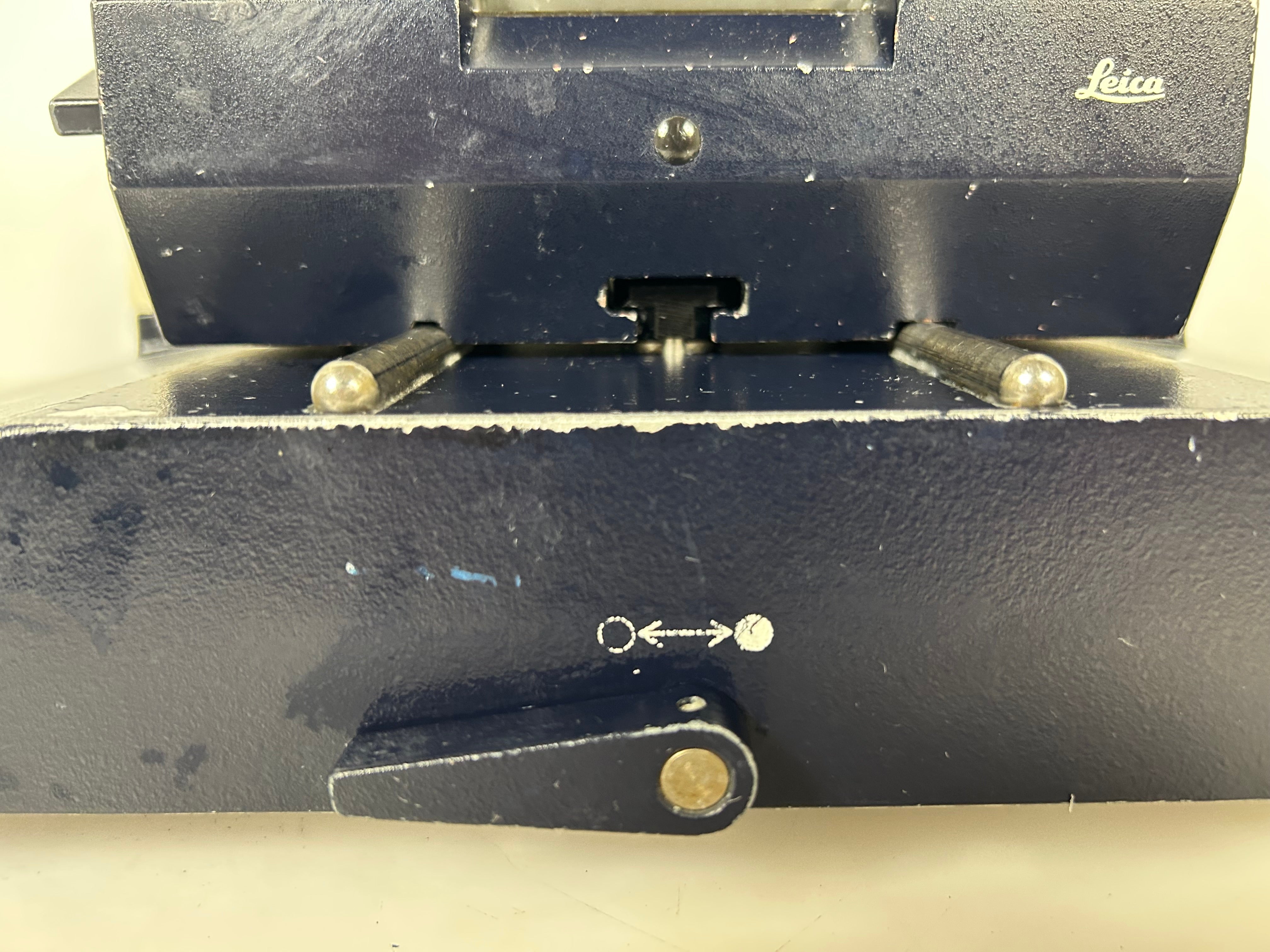 Leica RM2025 Manual Rotary Microtome