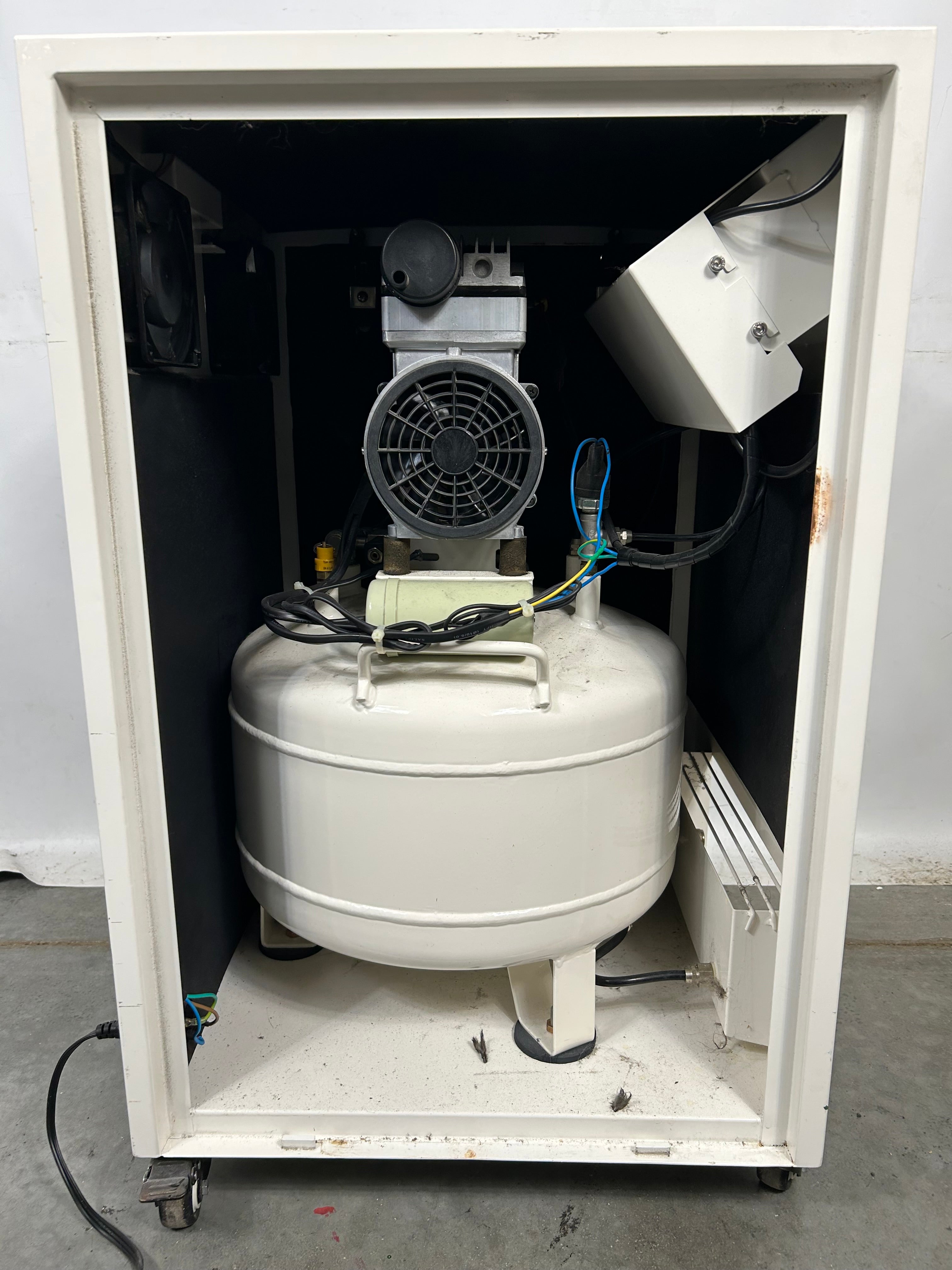 California Air Tools 8010SPC Compressor *Powers On*