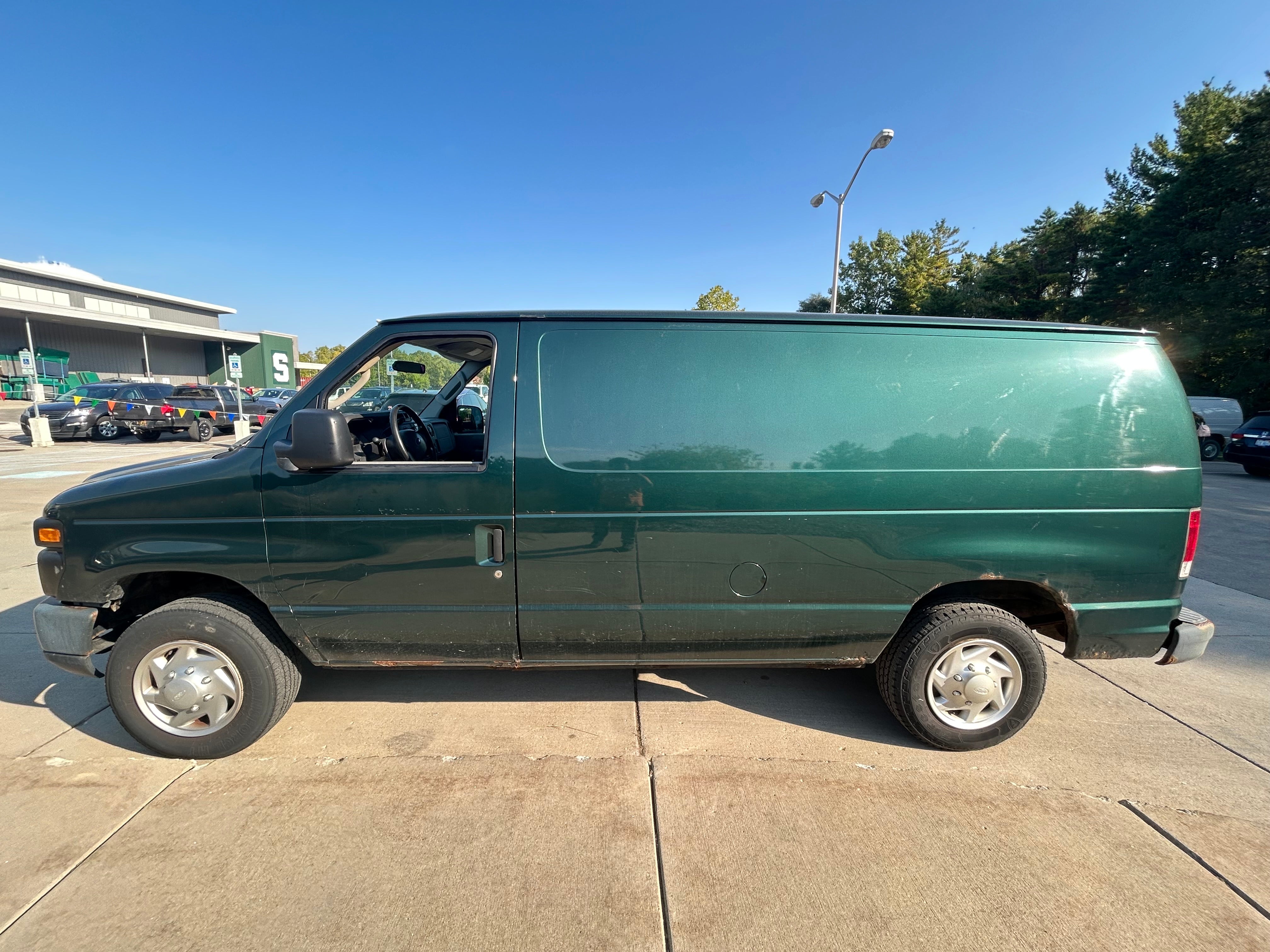 2009 Ford Econoline Van - 1306