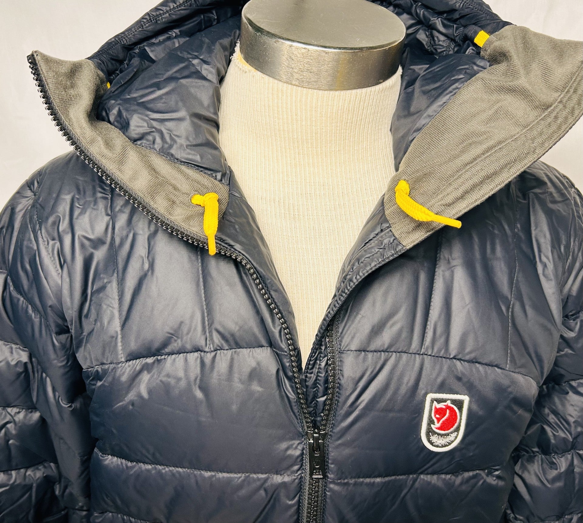 Men's Fjallraven Down Hooded Winter Jacket