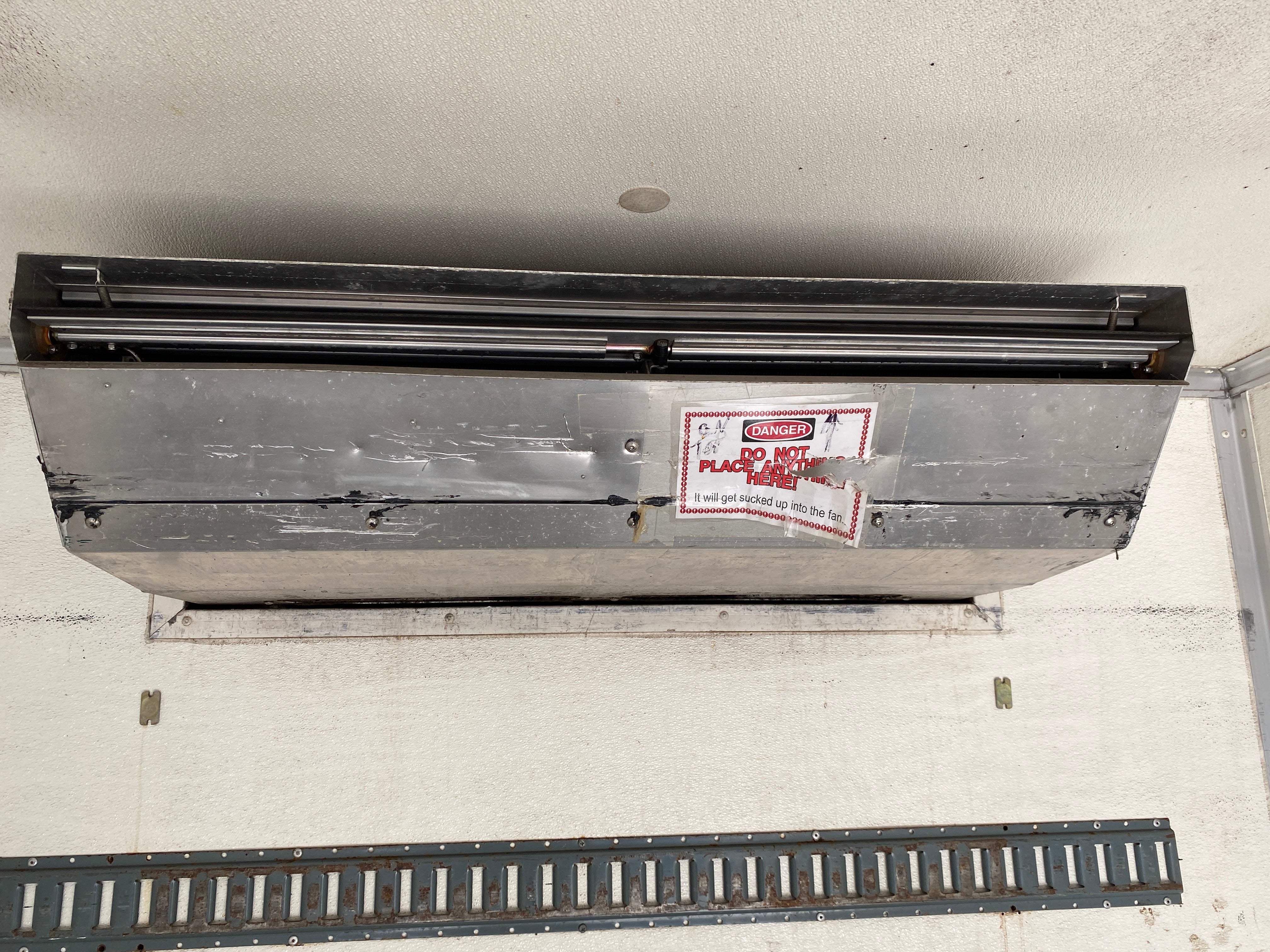 2006 - International 4200 with Thermo King MD-200 - 1024