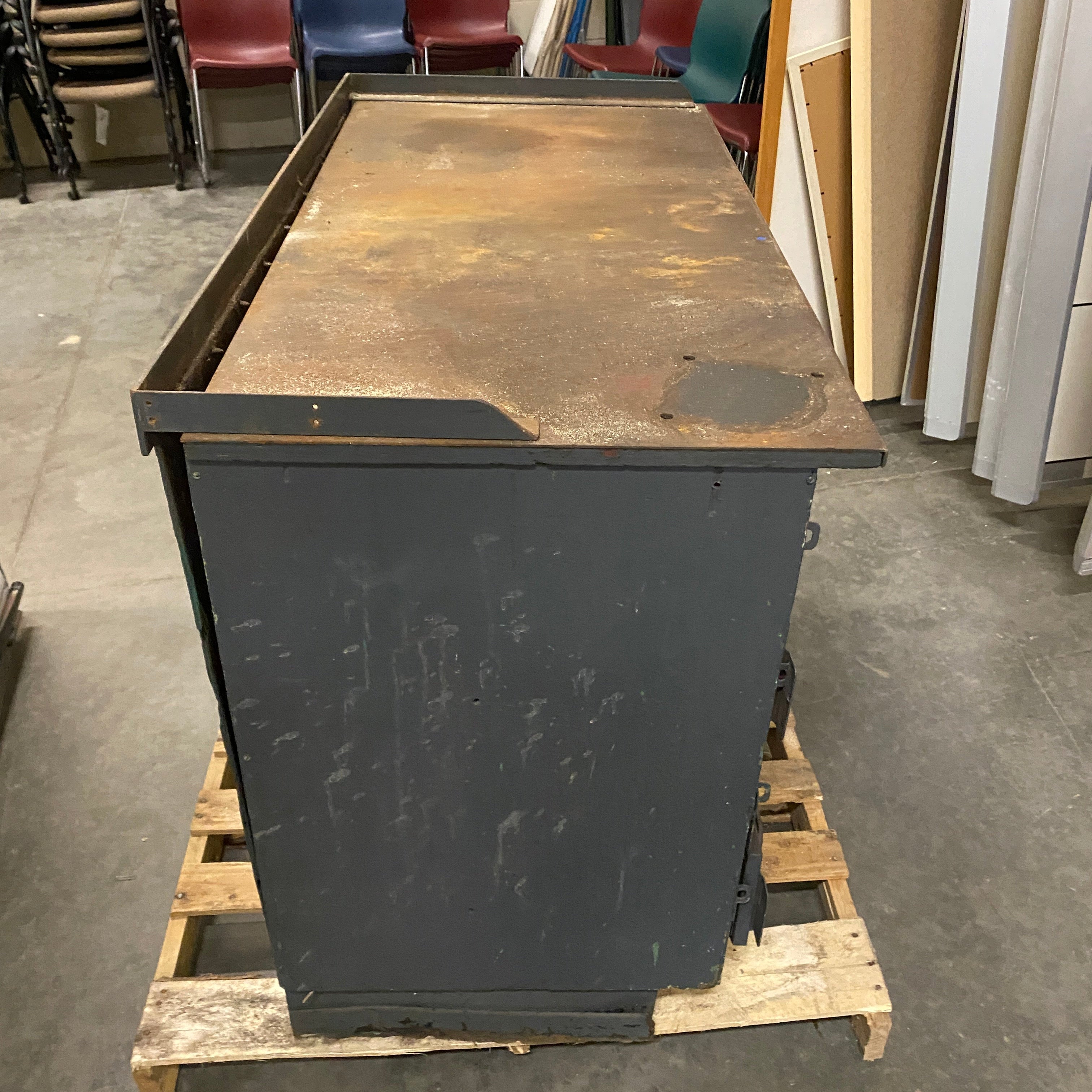 16 Drawer Metal Tool Cabinet
