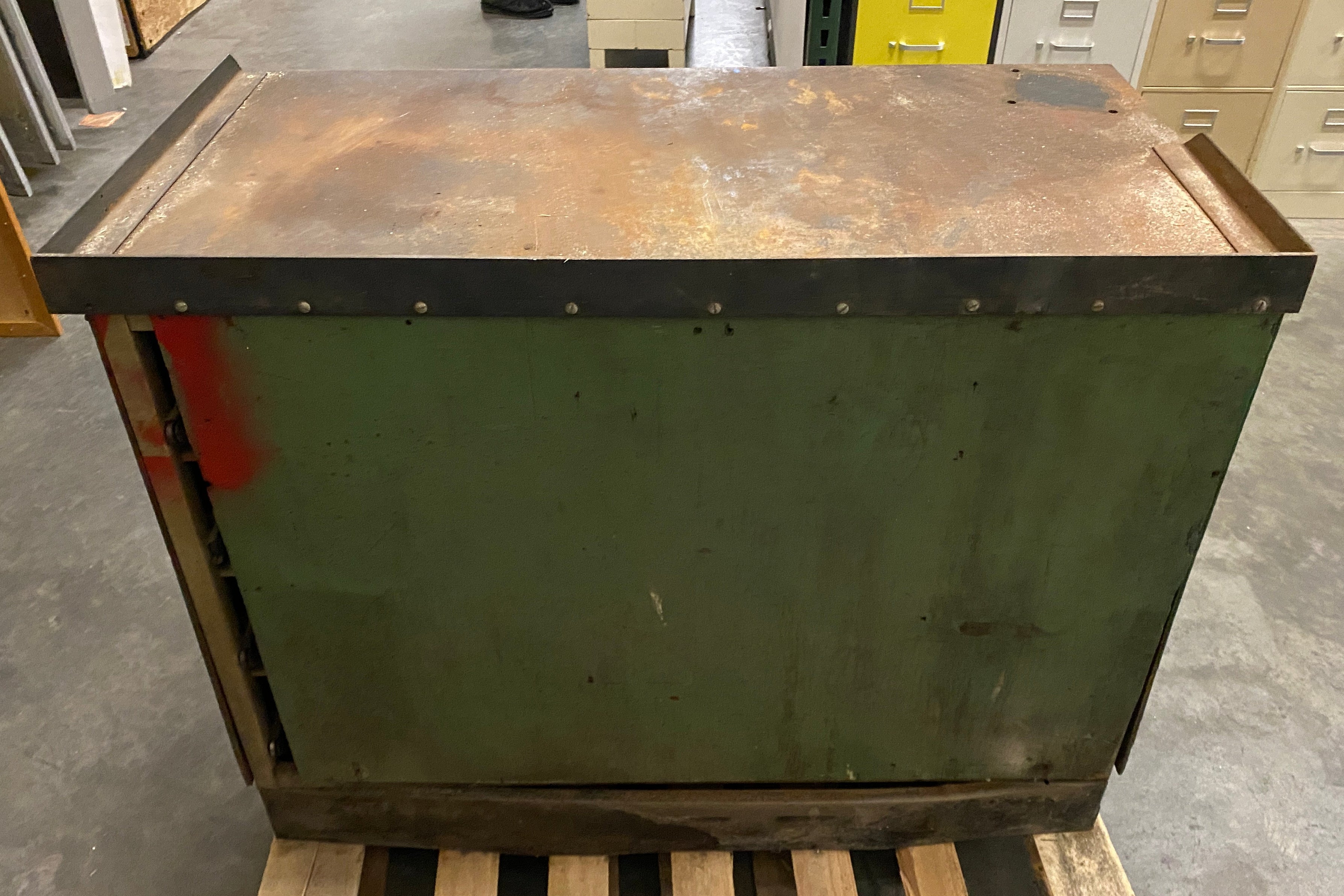 16 Drawer Metal Tool Cabinet