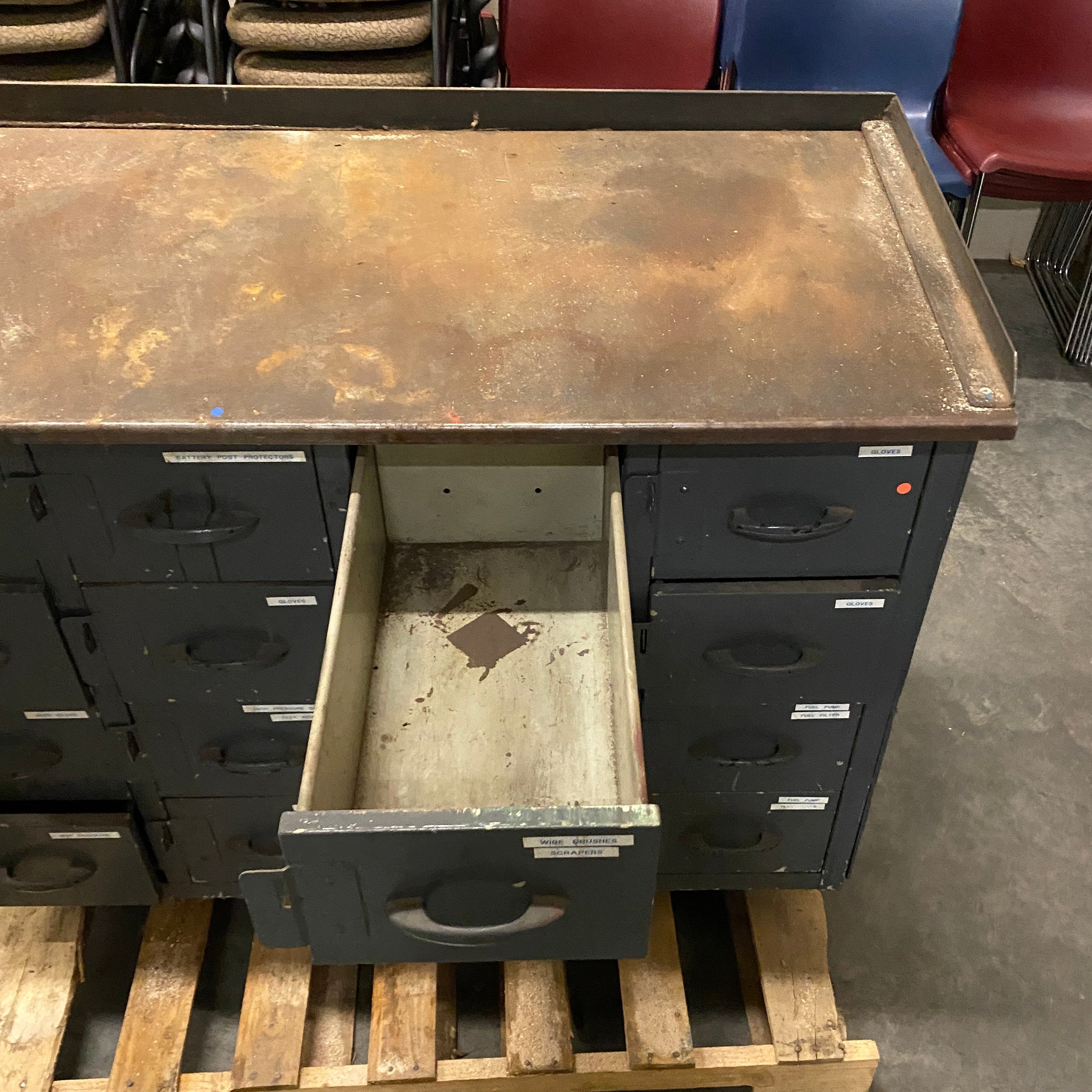 16 Drawer Metal Tool Cabinet