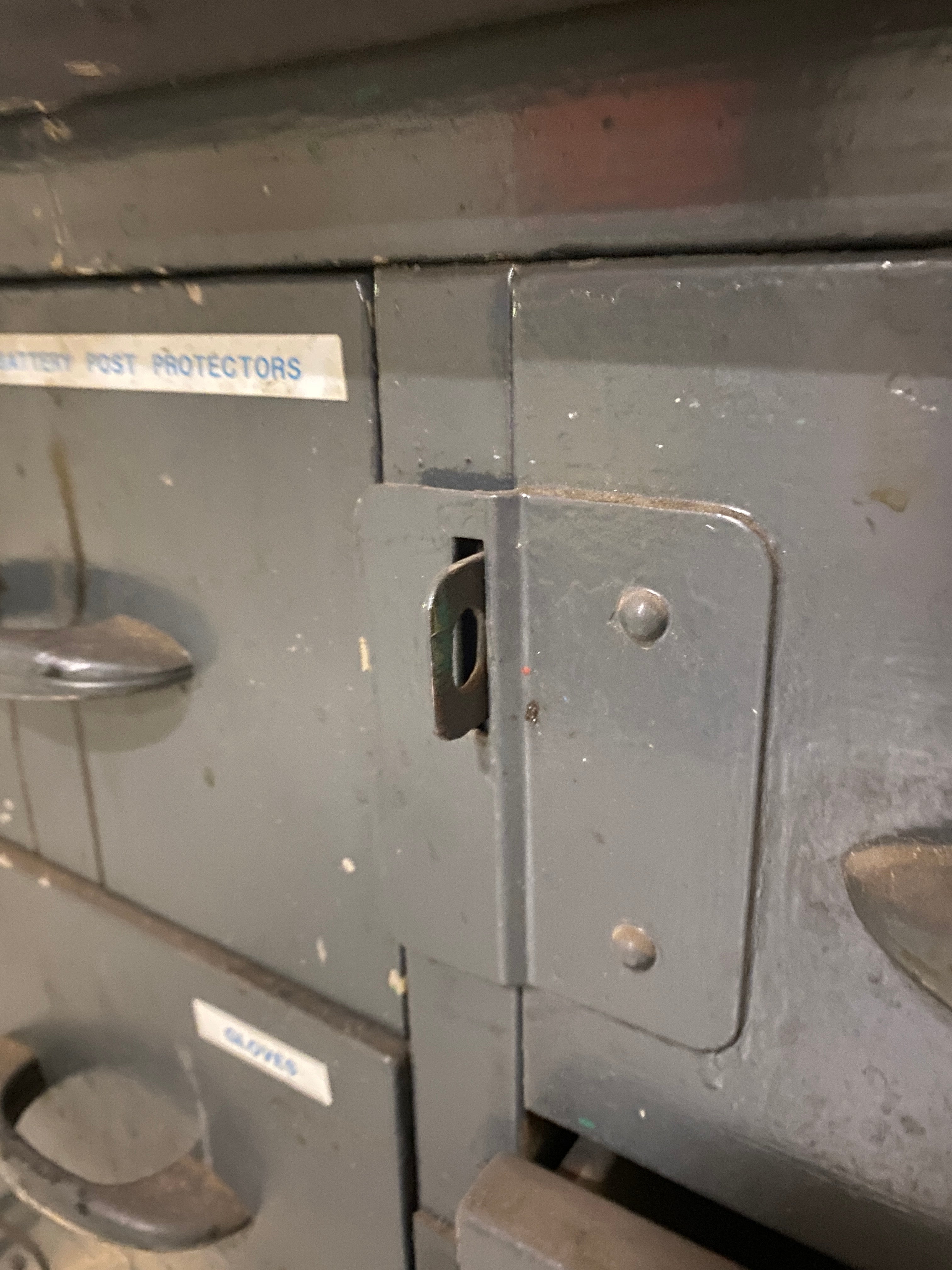 16 Drawer Metal Tool Cabinet