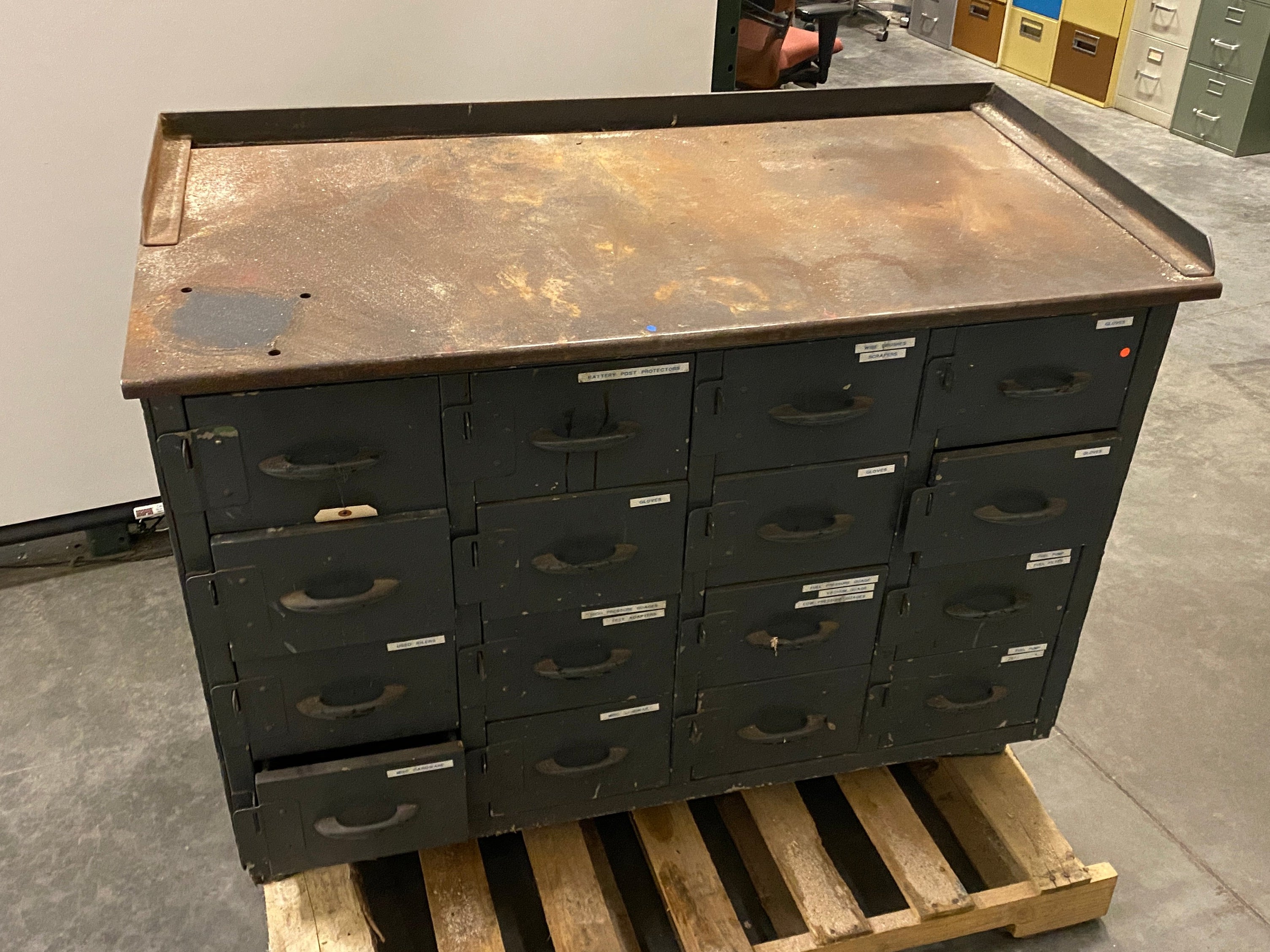 16 Drawer Metal Tool Cabinet