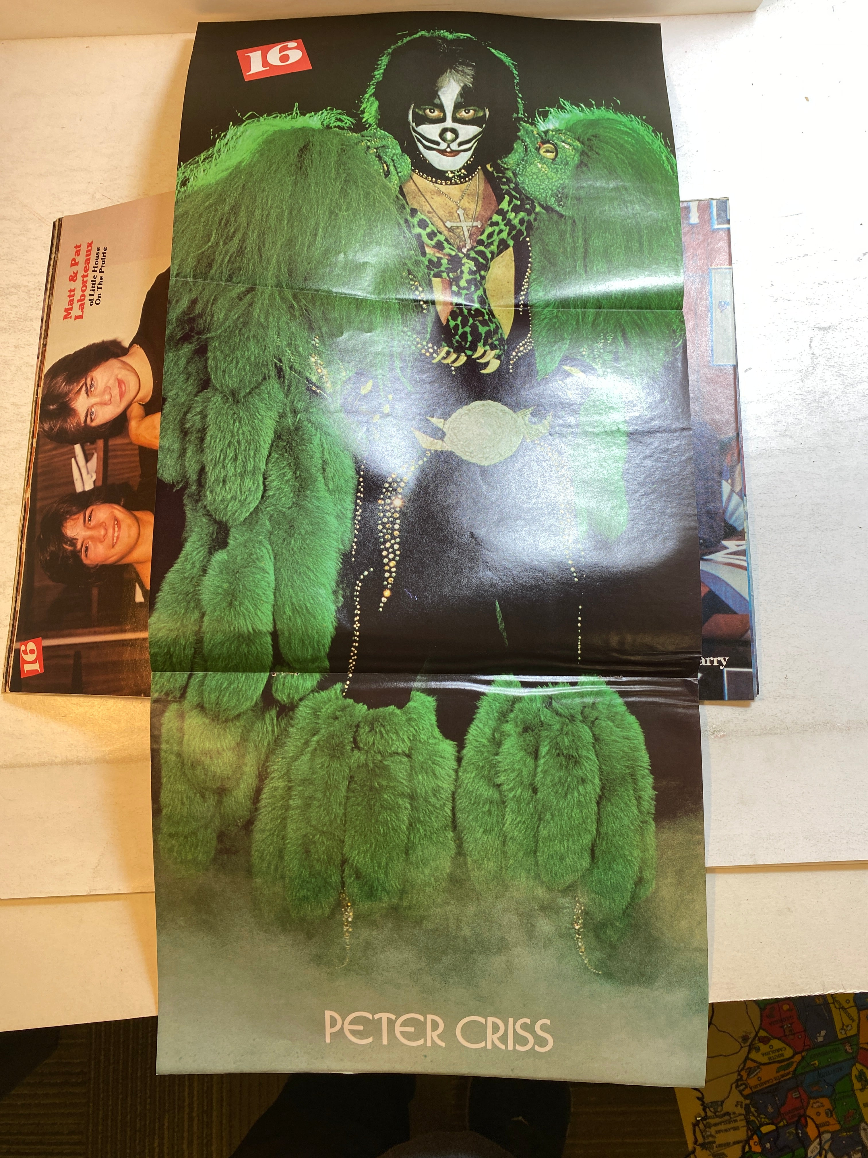 16 Magazine August 1980 Kiss John Schneider w/ poster