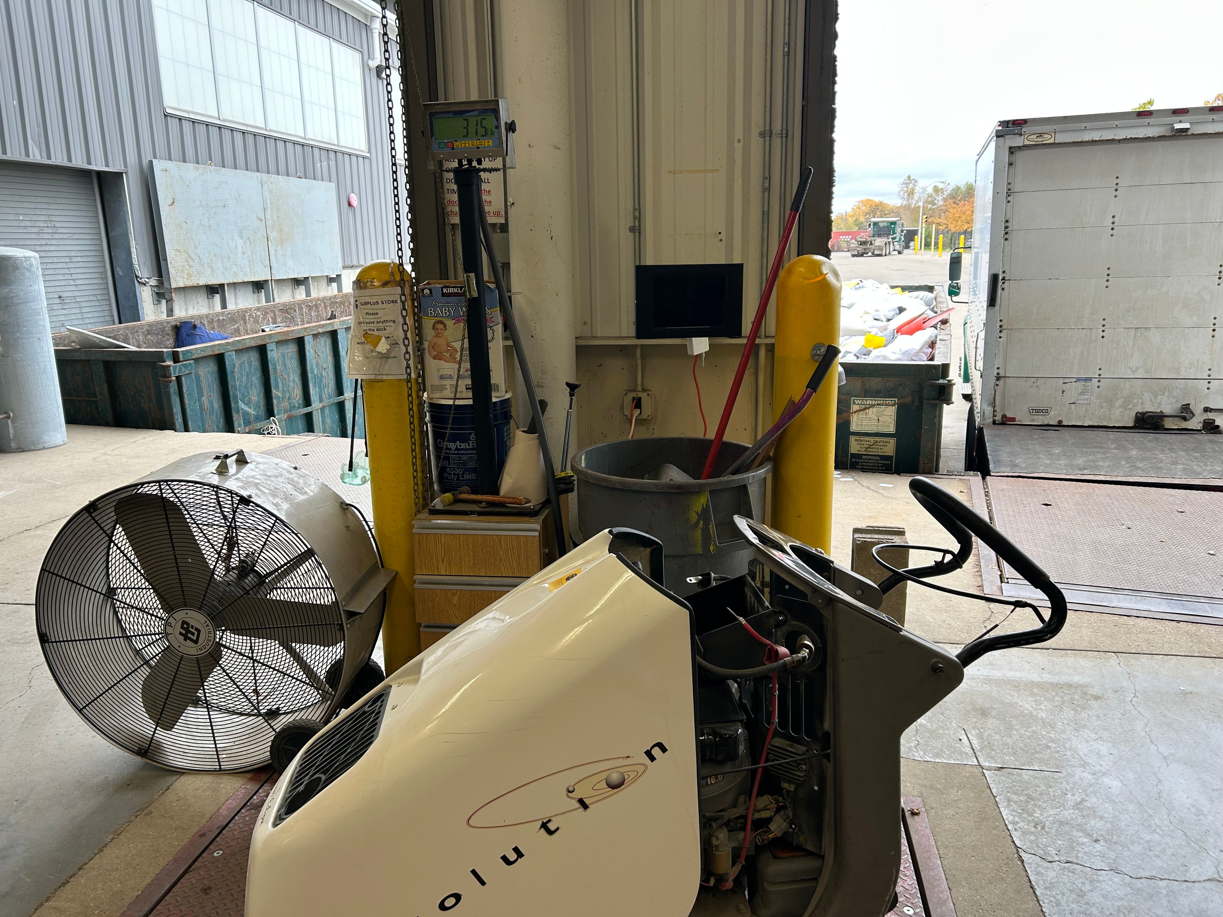 Revolution Floor Cleaner *Parts or Repair*