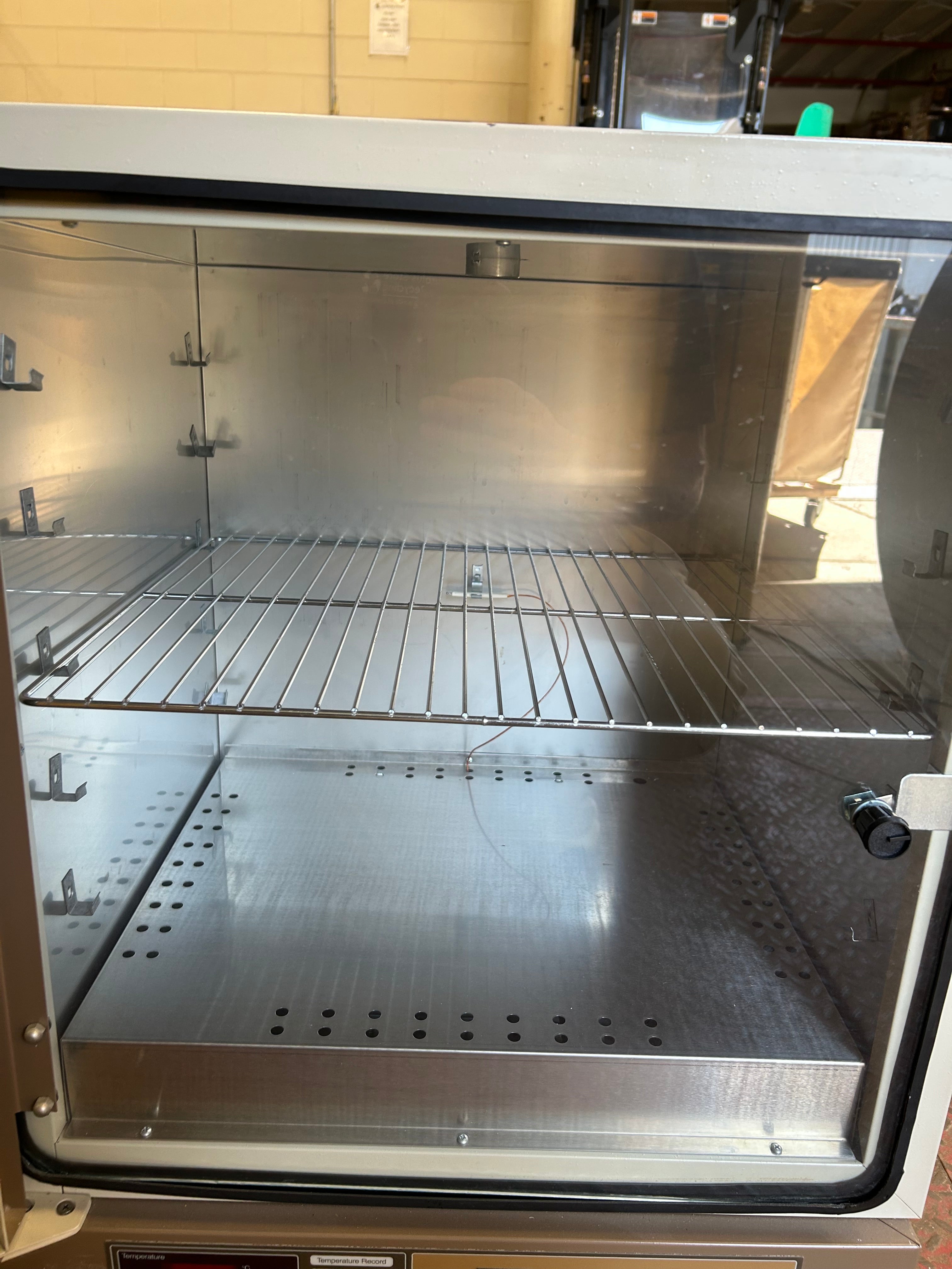 Fisher Scientific Isotemp Laboratory Oven