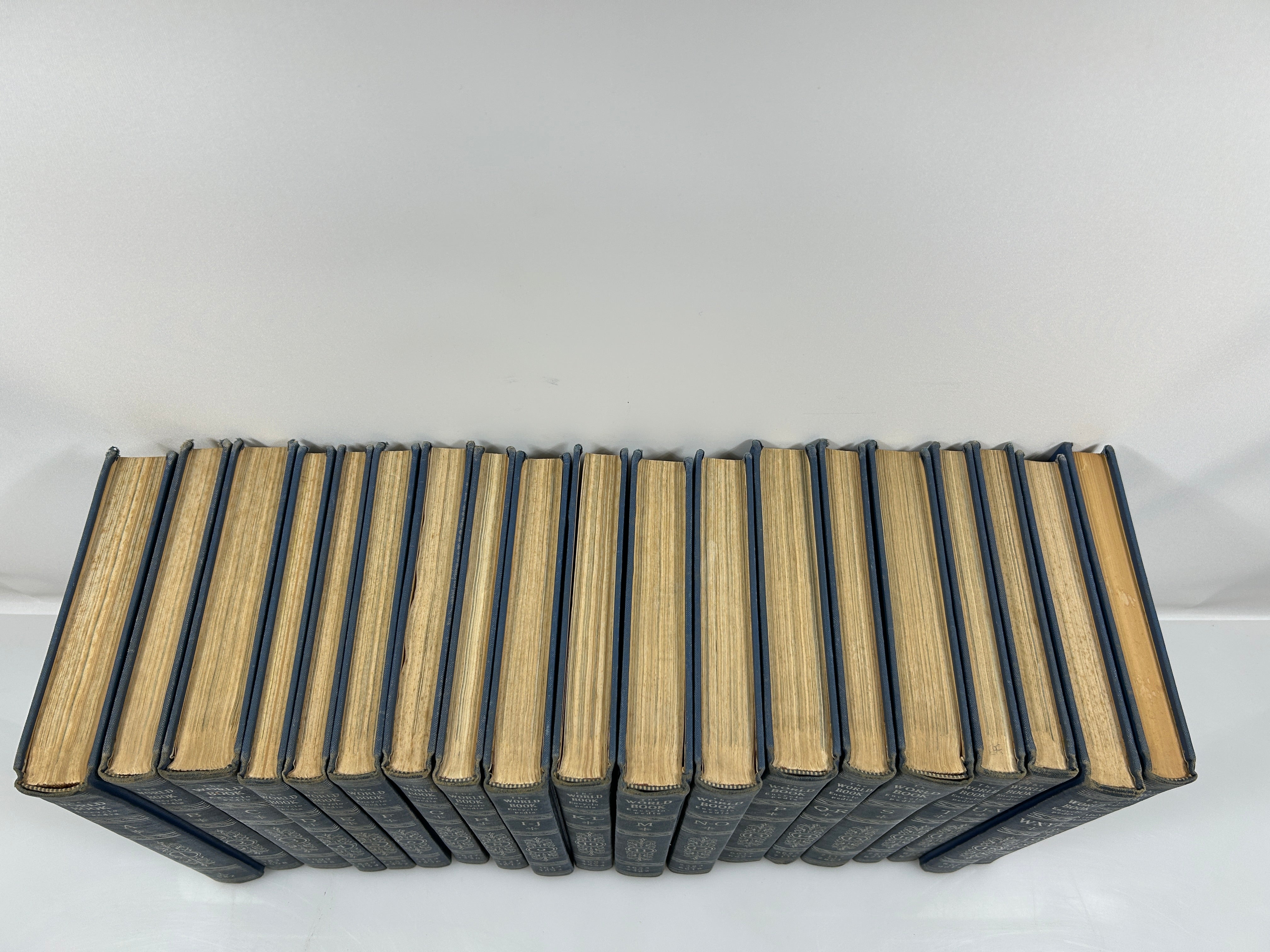 19 Volume Complete Set The World Book Encyclopedia 1954 1-18 & Study Guide HC