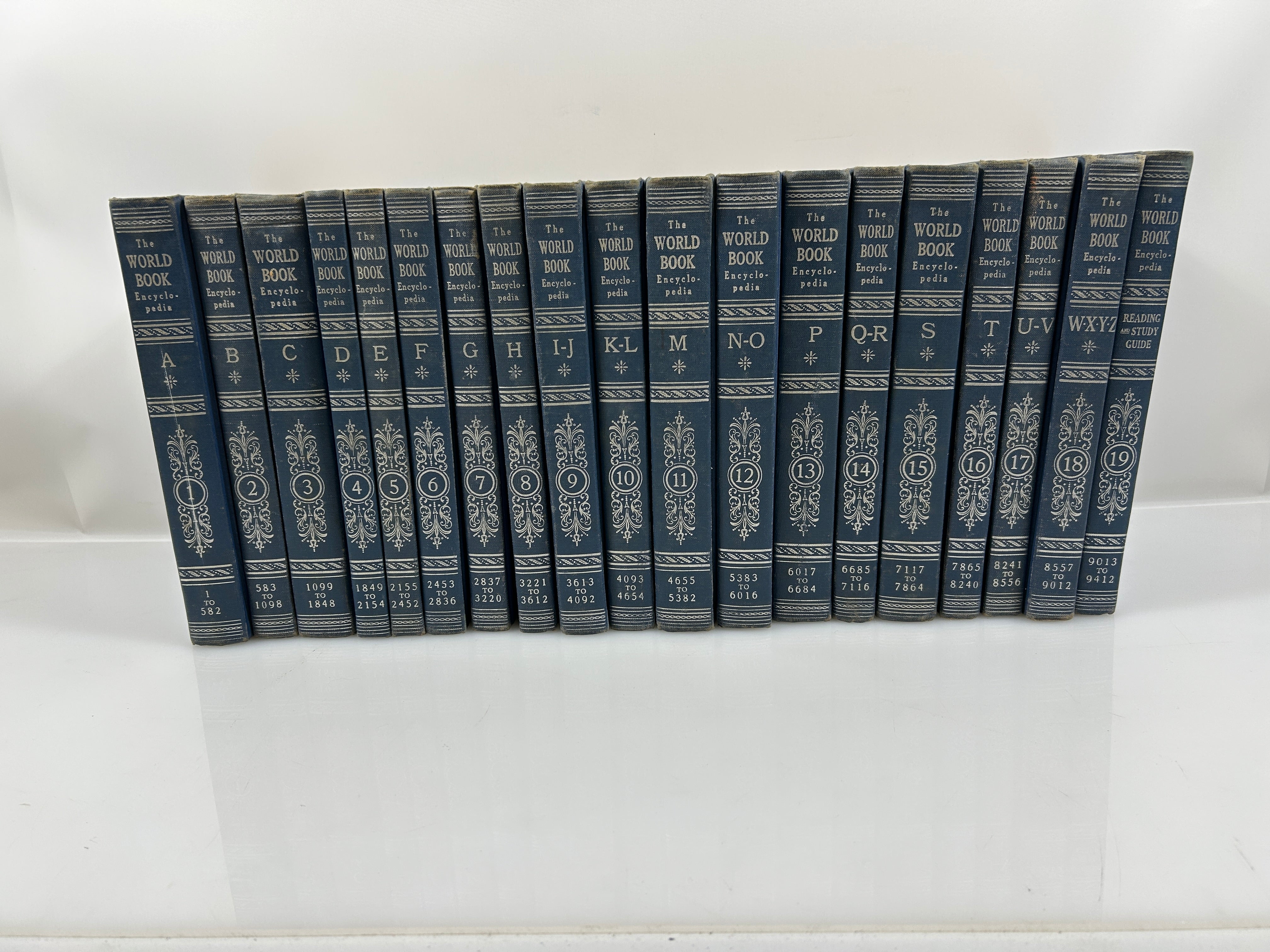 19 Volume Complete Set The World Book Encyclopedia 1954 1-18 & Study Guide HC