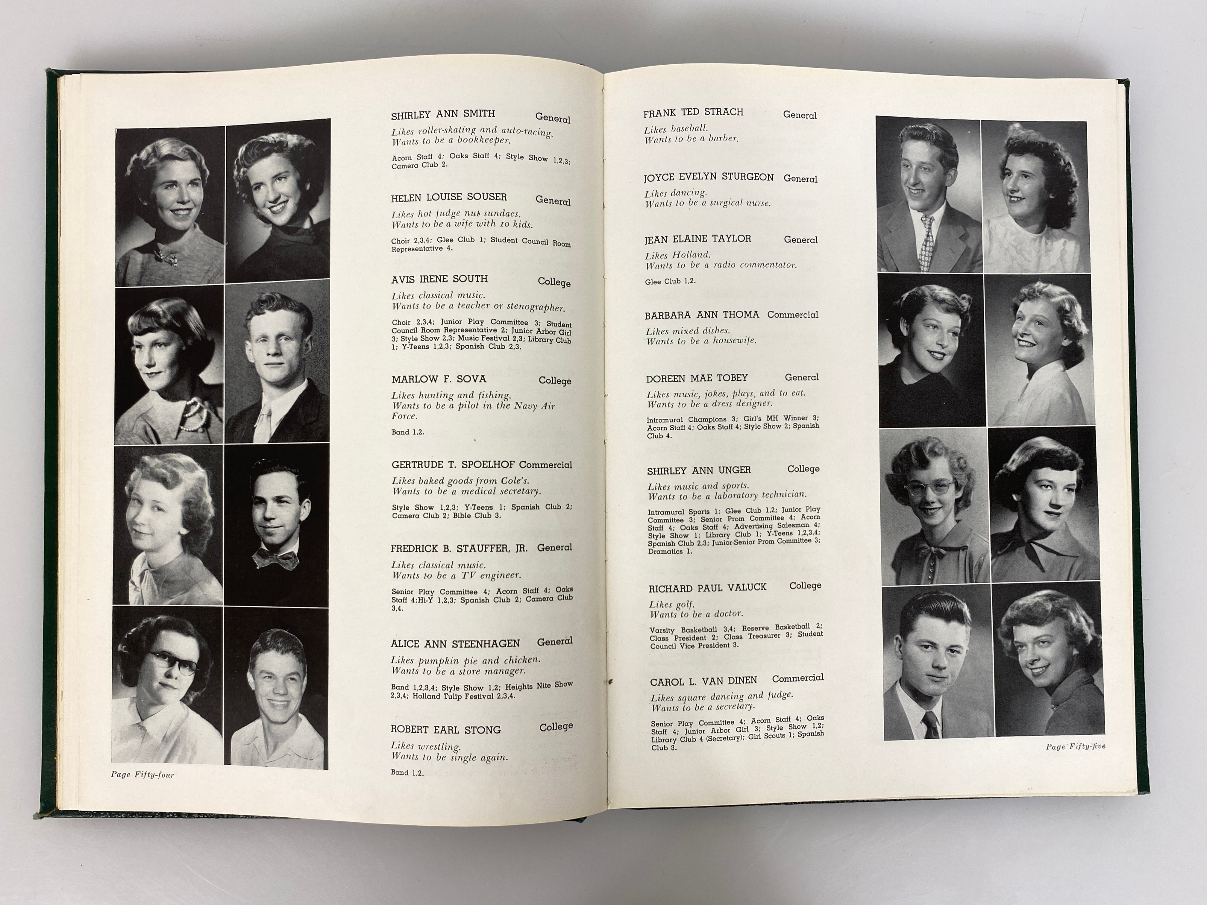 1951 Muskegon Heights High School Yearbook "The Oaks" HC