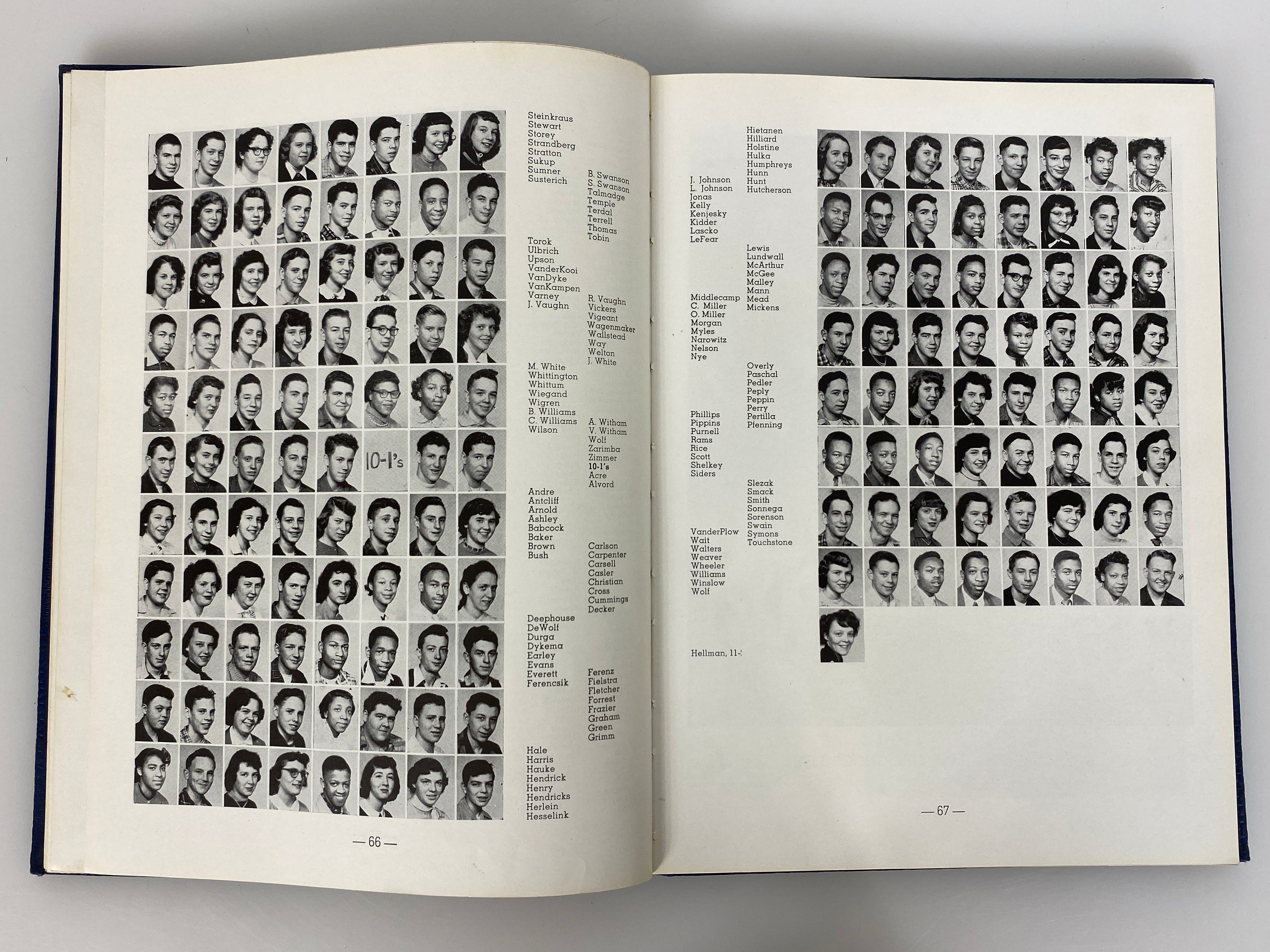 1953 Muskegon Heights High School Yearbook "Oaks" HC