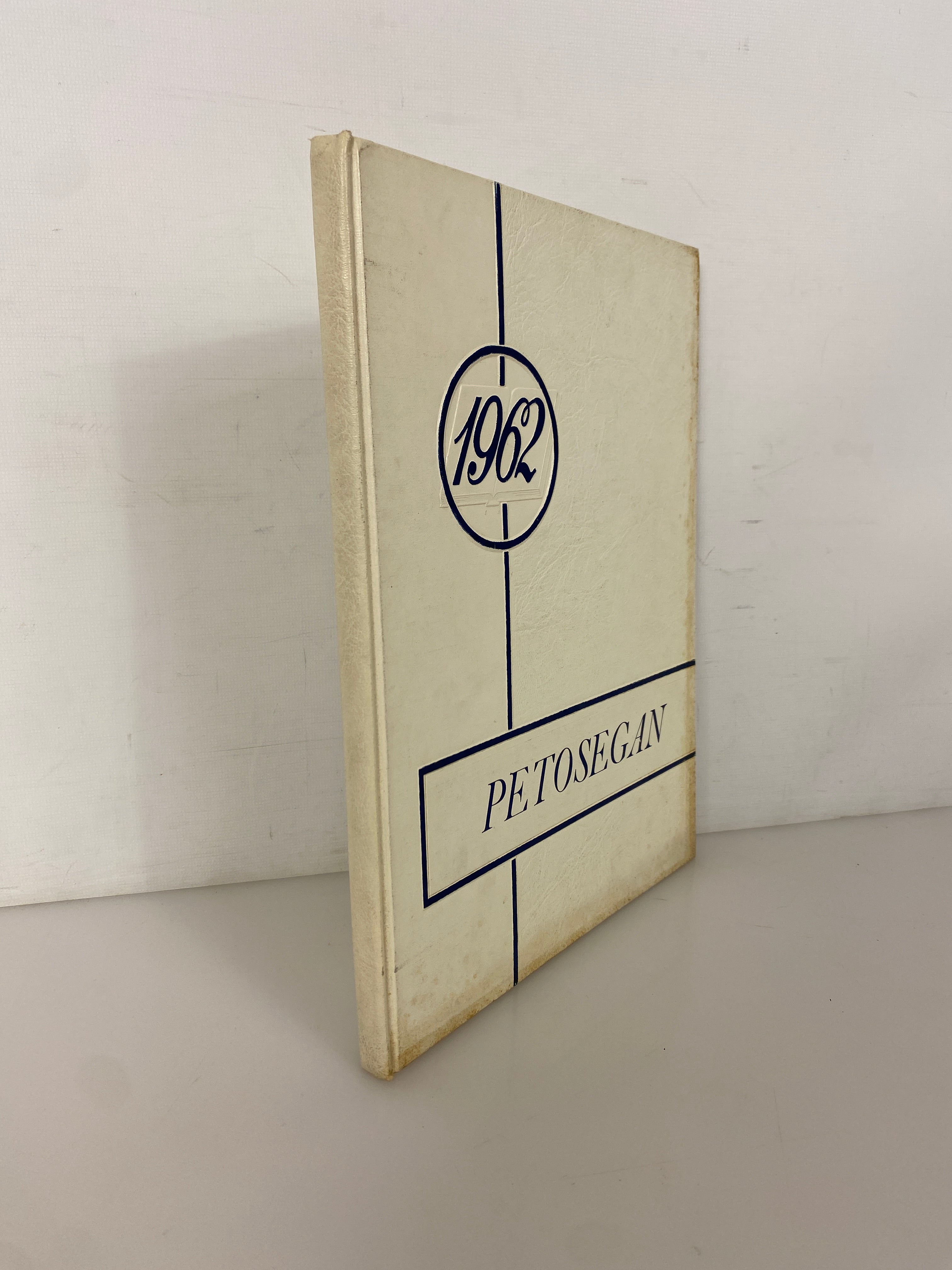 1962 Petoskey High School Yearbook "Petosegan" Petoskey Michigan HC