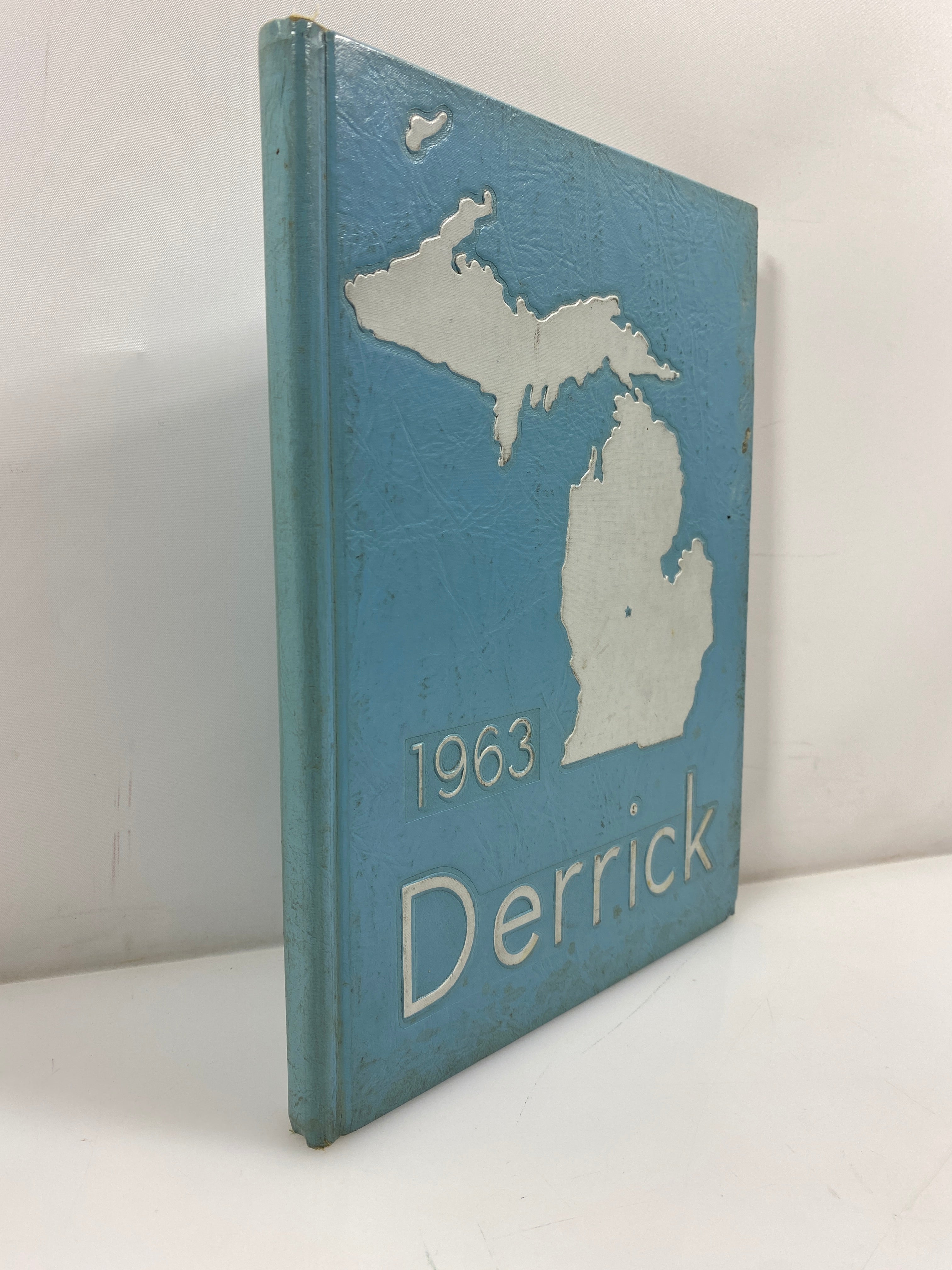 1963 "The Derrick" Mt. Pleasant High School Yearbook Mt. Pleasant Michigan
