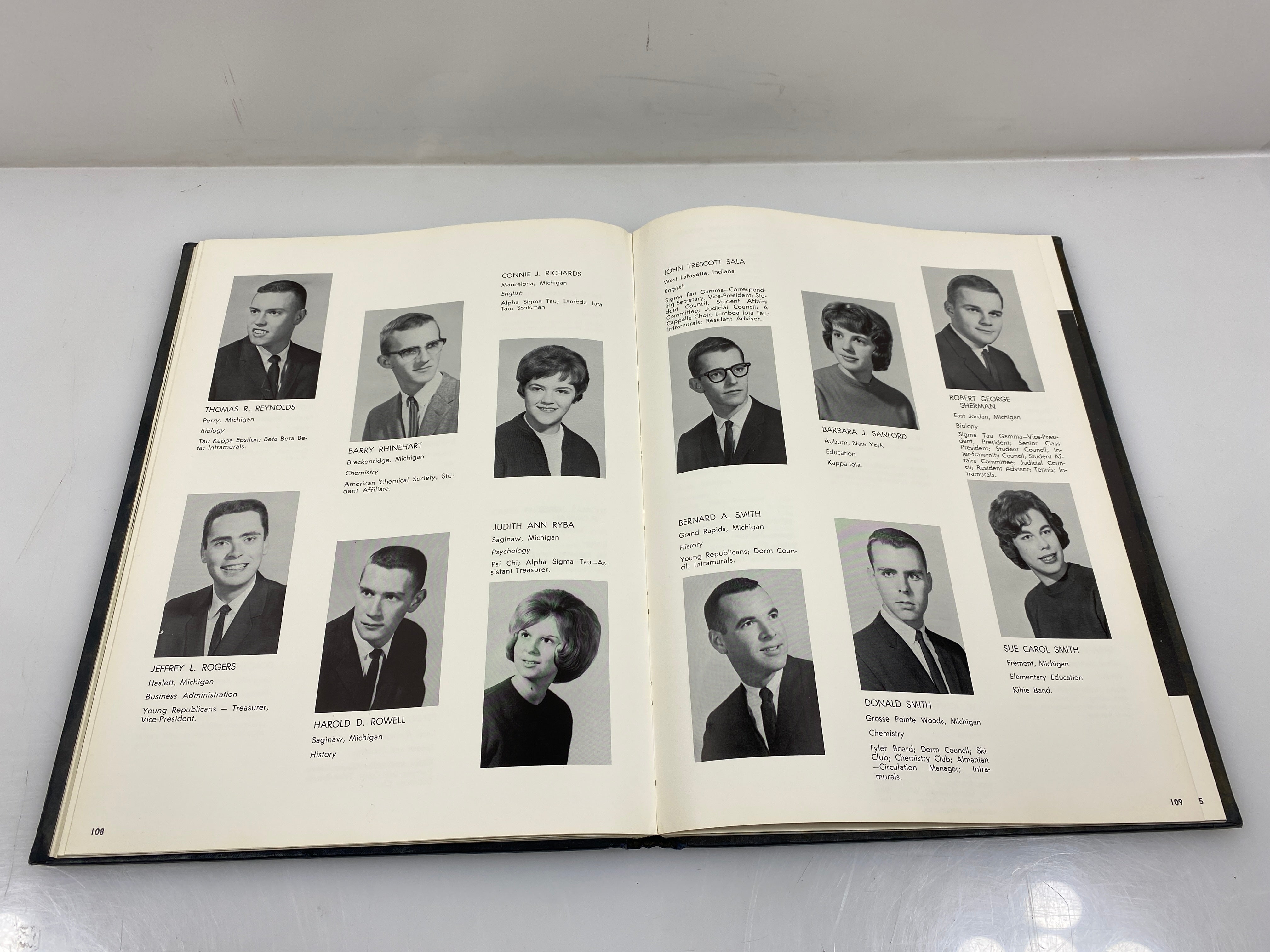 1964 Alma College "Scotsman" Yearbook Alma Michigan HC