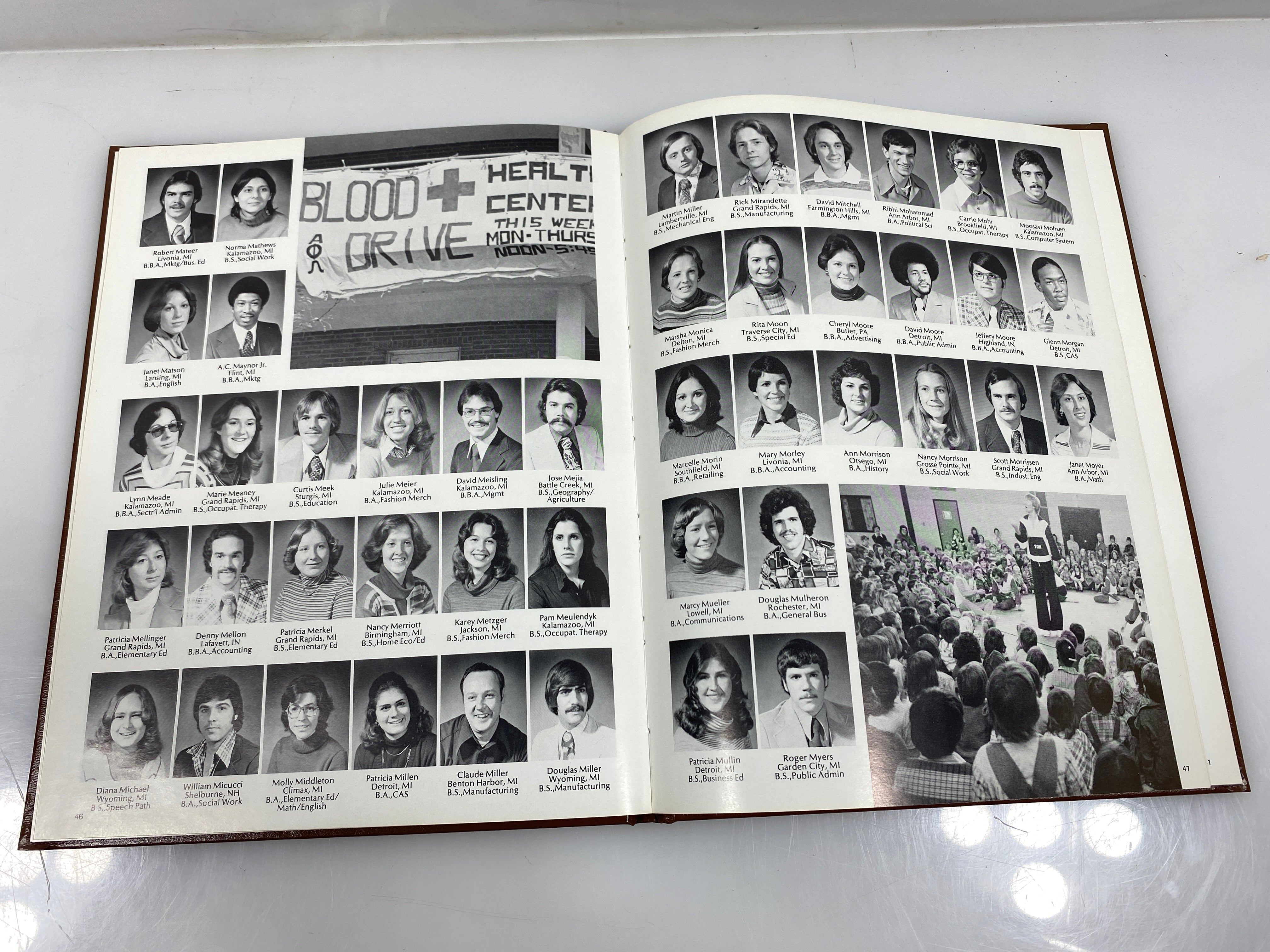 1977 Western Michigan University Yearbook Kalamazoo, MI HC