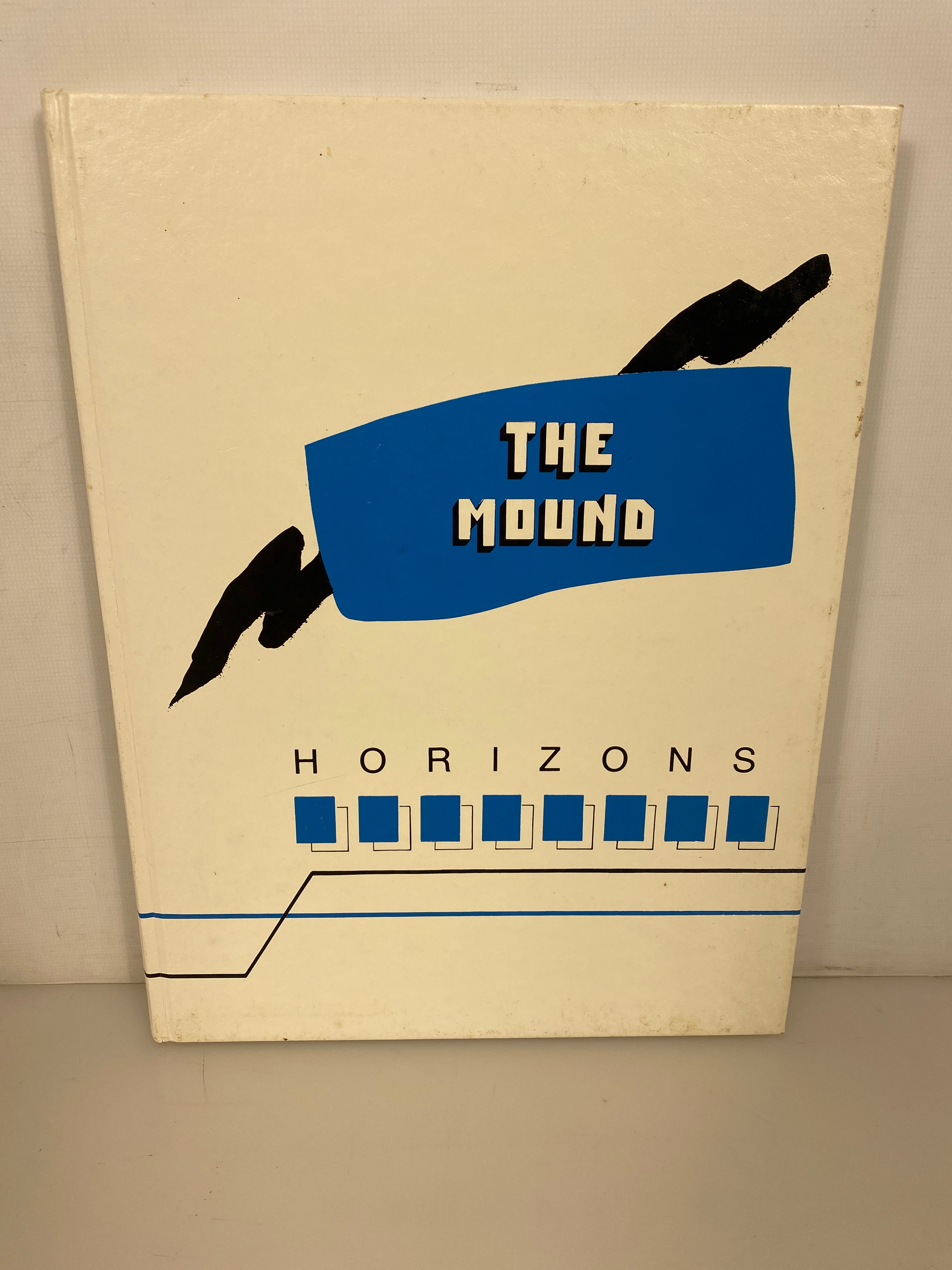 1988 Adrian College Yearbook "The Mound" Adrian Michigan HC
