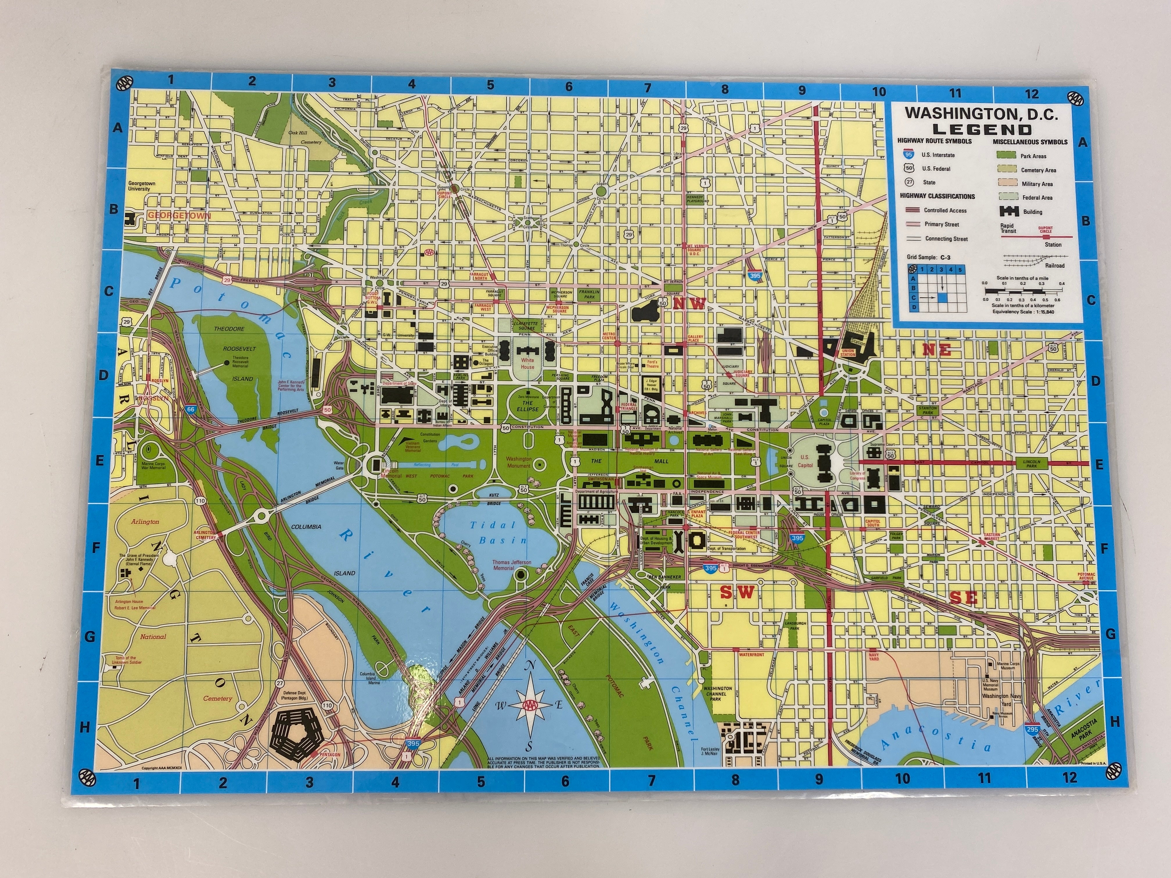 1992 AAA Laminated Washington DC & USA Map/Placemat 14.5in x 20.5in
