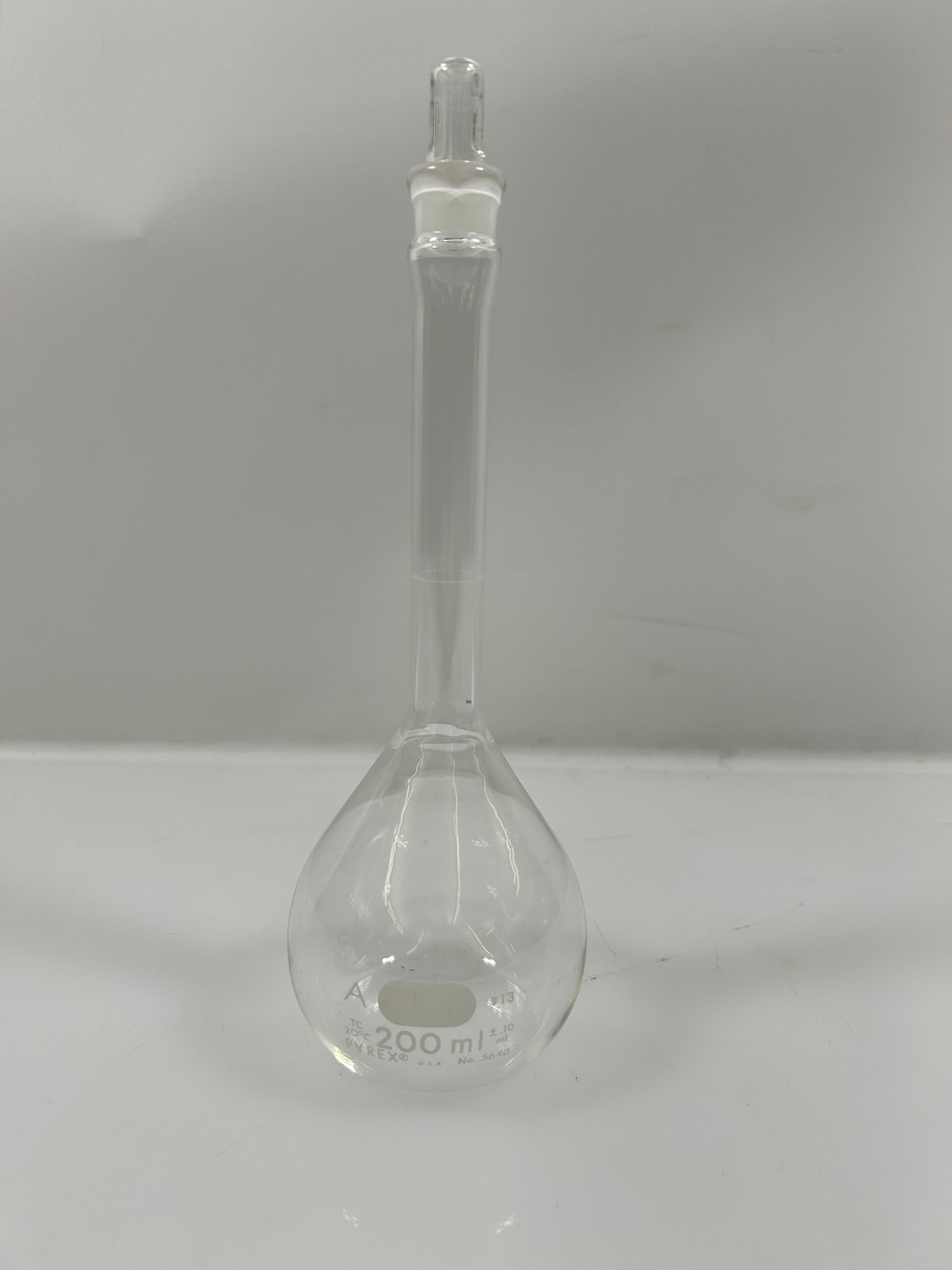 Pyrex 200mL Volumetric Flask