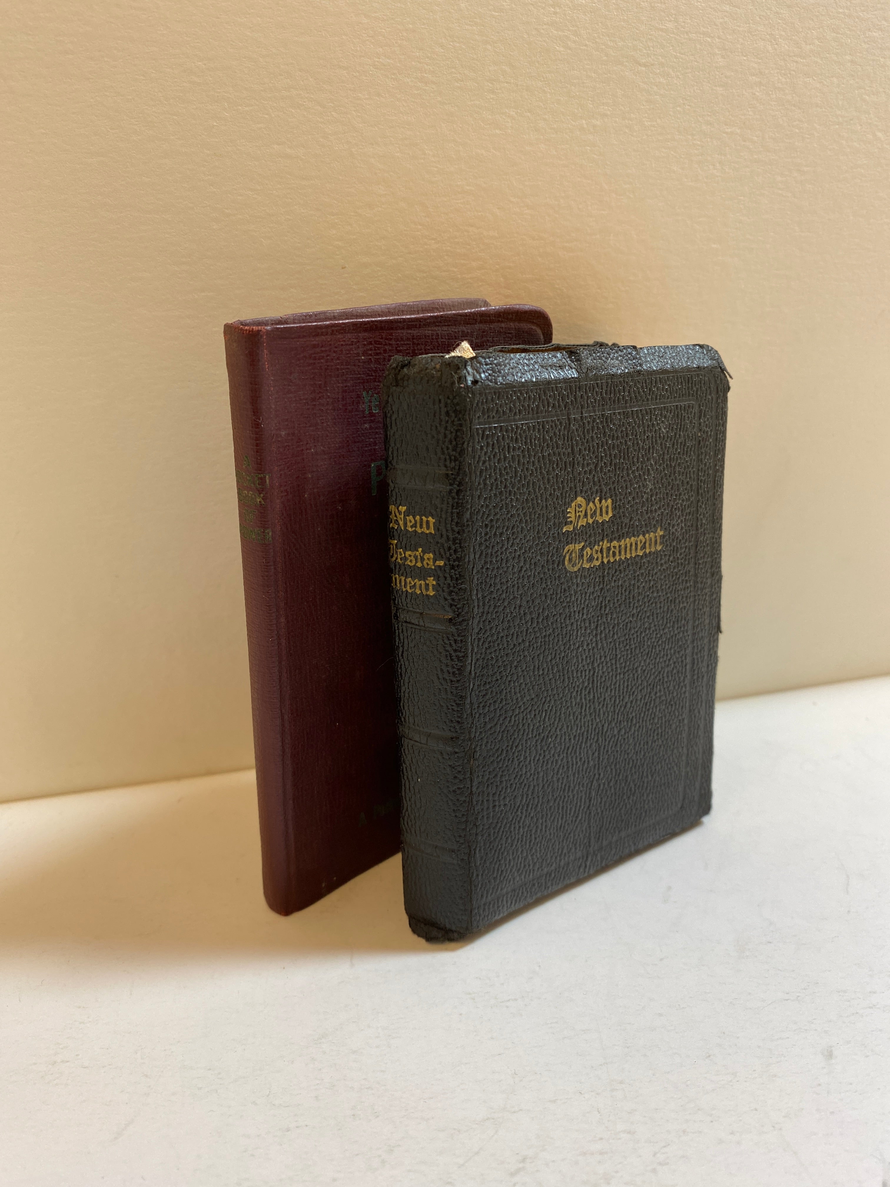 2 Vintage Pocket Sized Books: The New Testament/Ye Shall Receive Power SC
