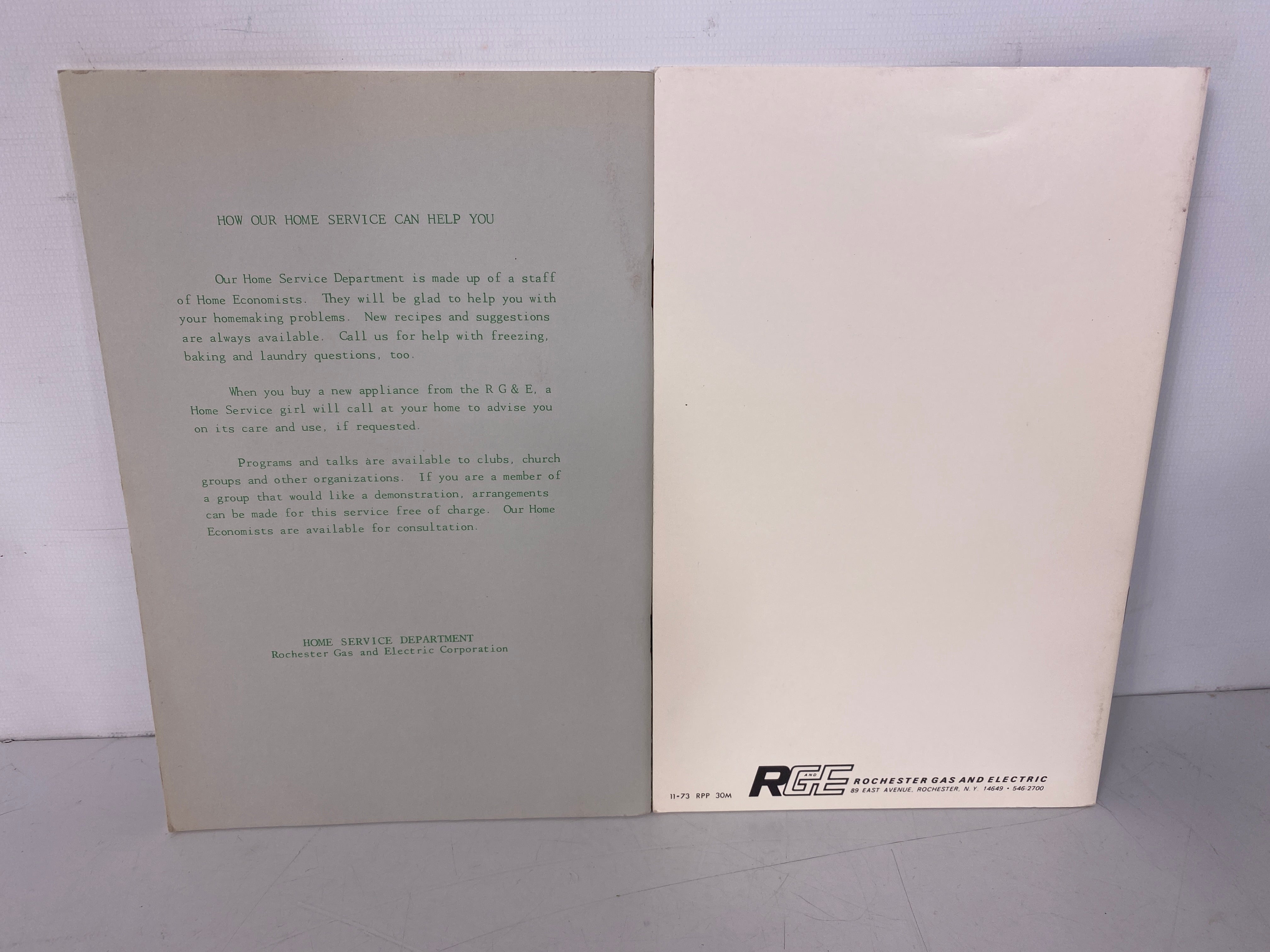 2 Vintage Rochester Gas & Electric Recipe Books Casseroles/Holiday Cookbook SC