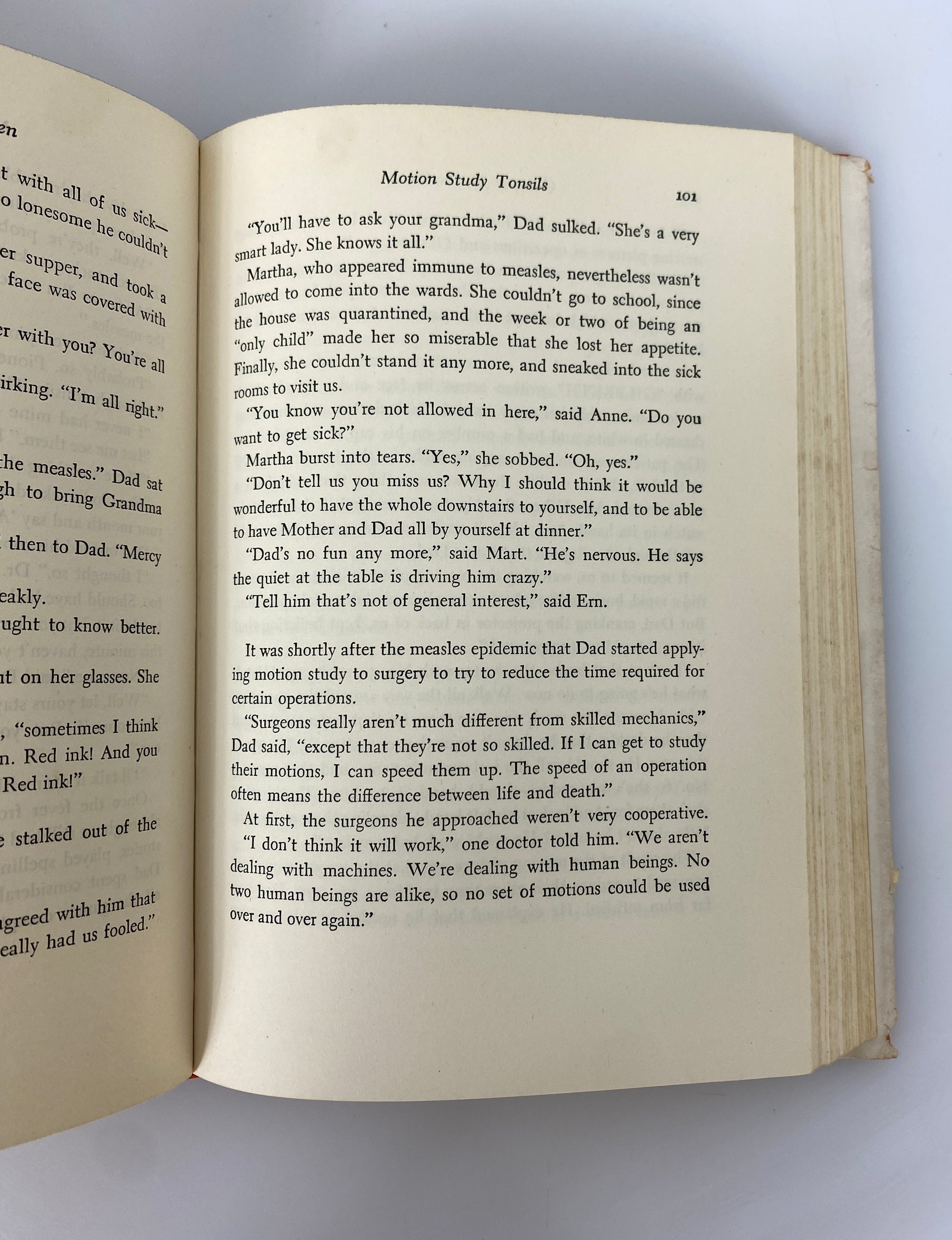 2 Vols: Cheaper by the Dozen/Belles on Their Toes by Gilbreth 1949-50 HCDJ
