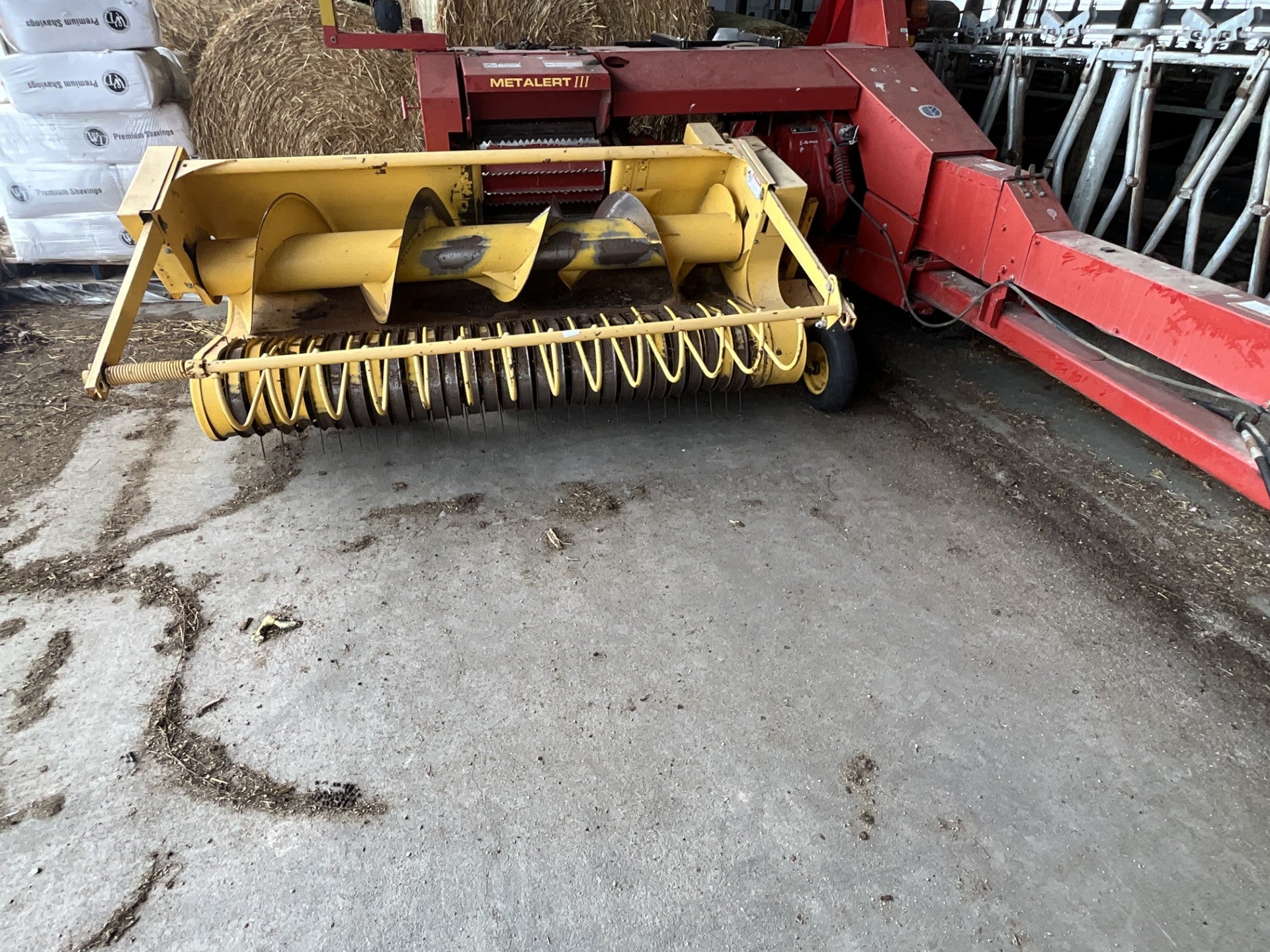2001 New Holland FP230 Forage Chopper Metalert III w/ New Holland 7’ Hay Head