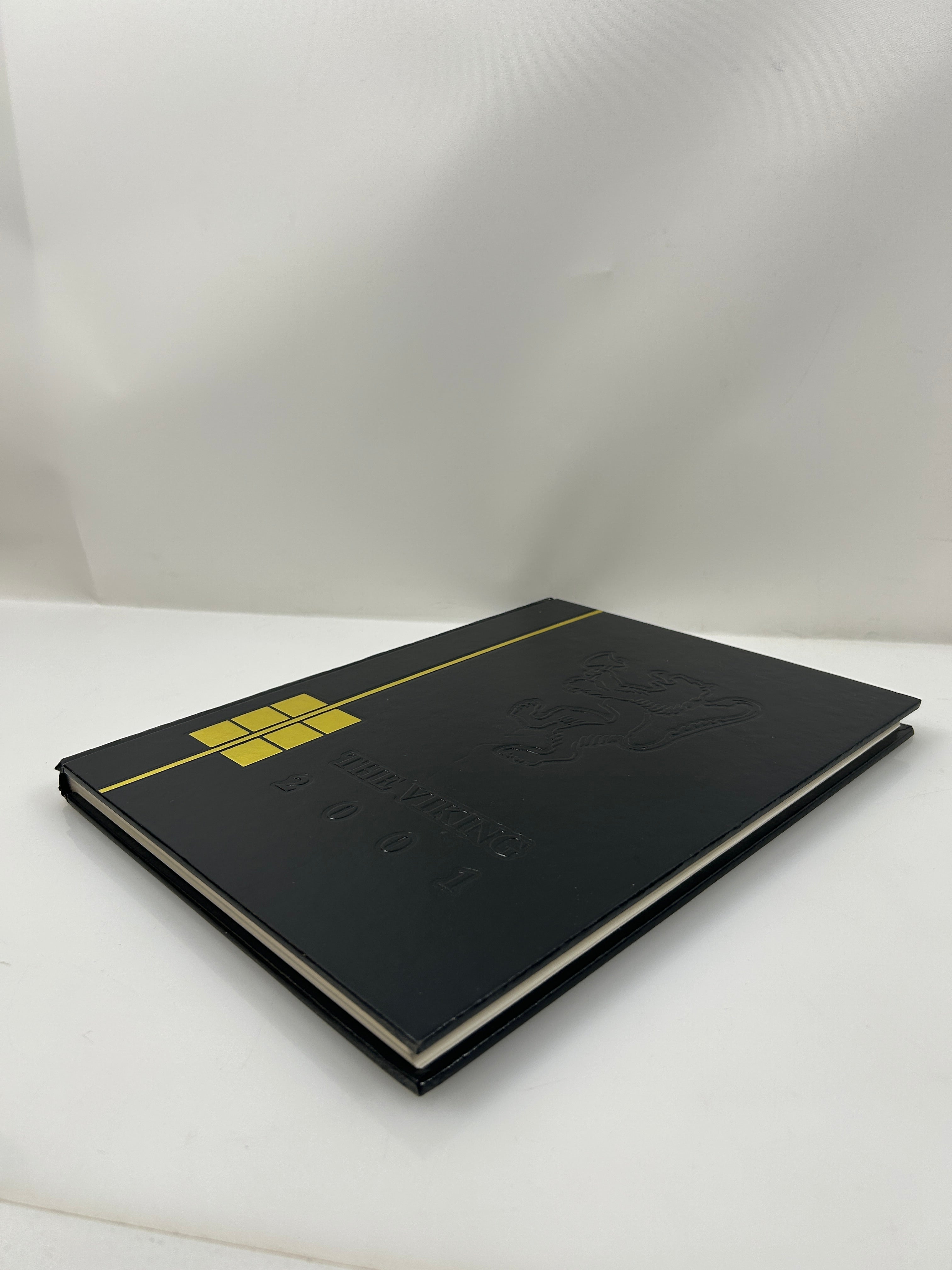 2001 St. Olaf College Yearbook "The Viking" Northfield Minnesota HC