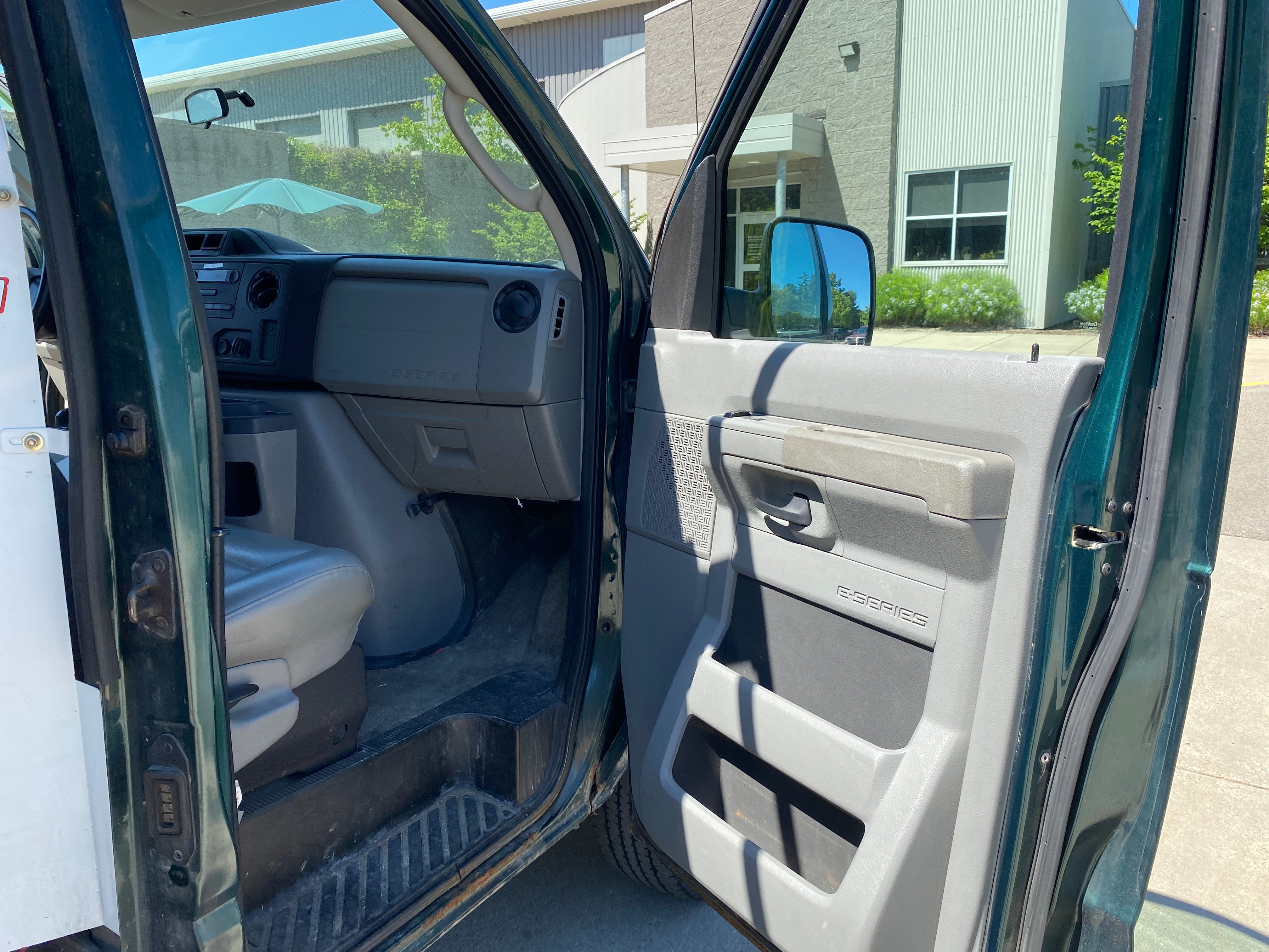 2009 - Ford E250 Econoline Van - 1290