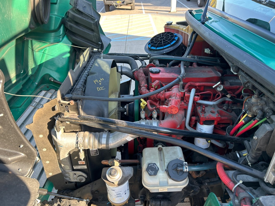 2009 Freightliner truck - 1274