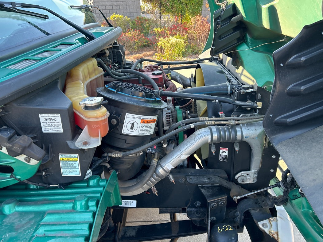 2009 Freightliner truck - 1274
