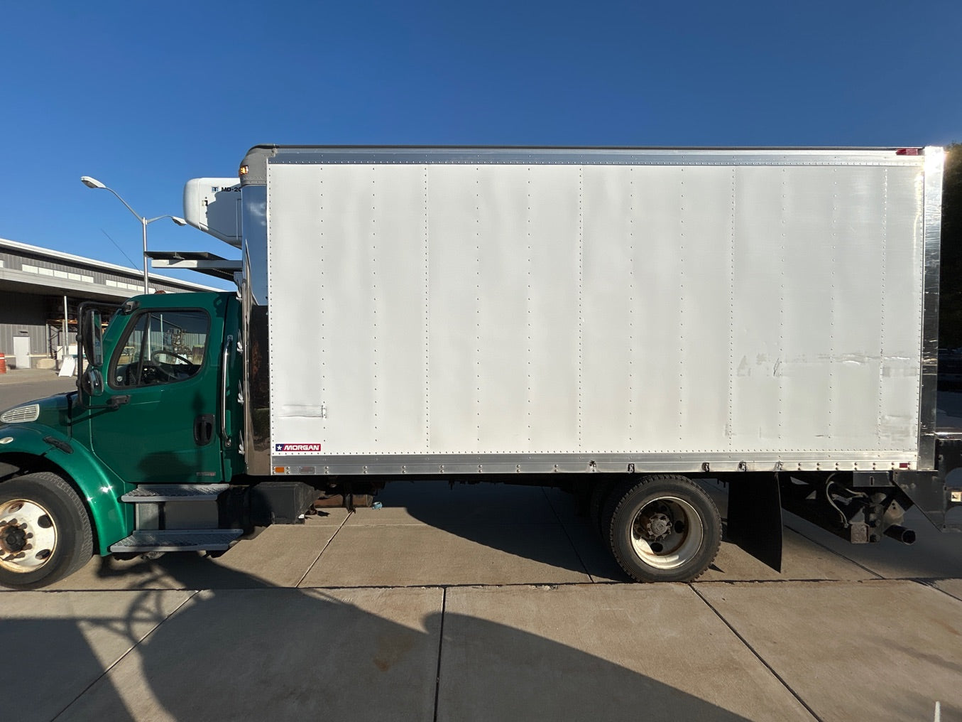 2009 Freightliner truck - 1274