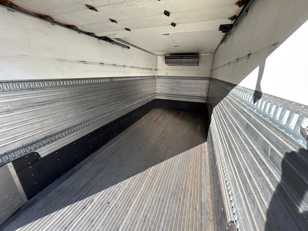 2009 Freightliner truck - 1274