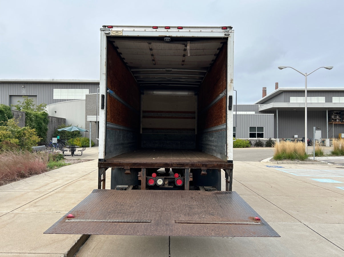 2013 Ford F650 Box Truck - R401