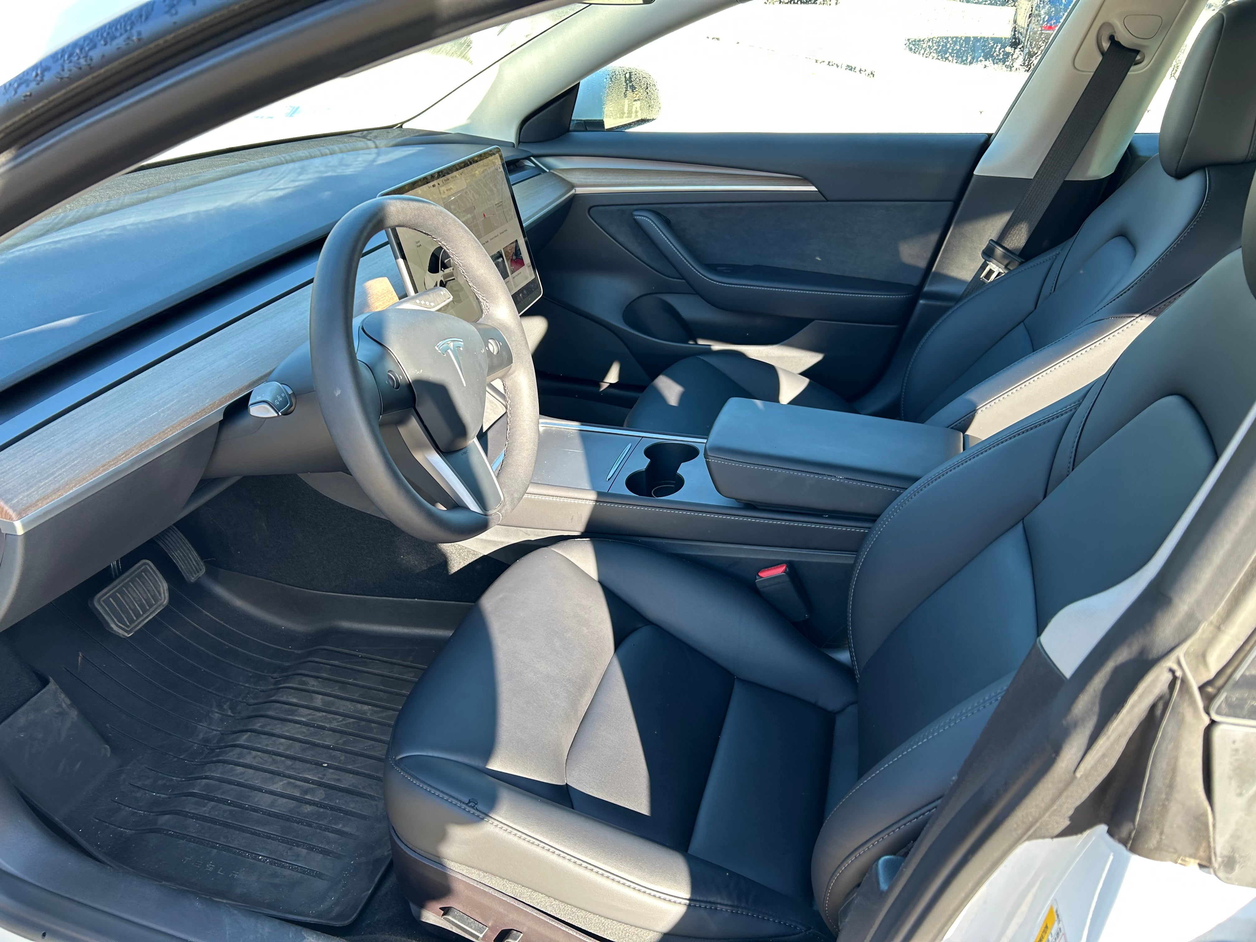 2022 - Tesla Model 3 - C500