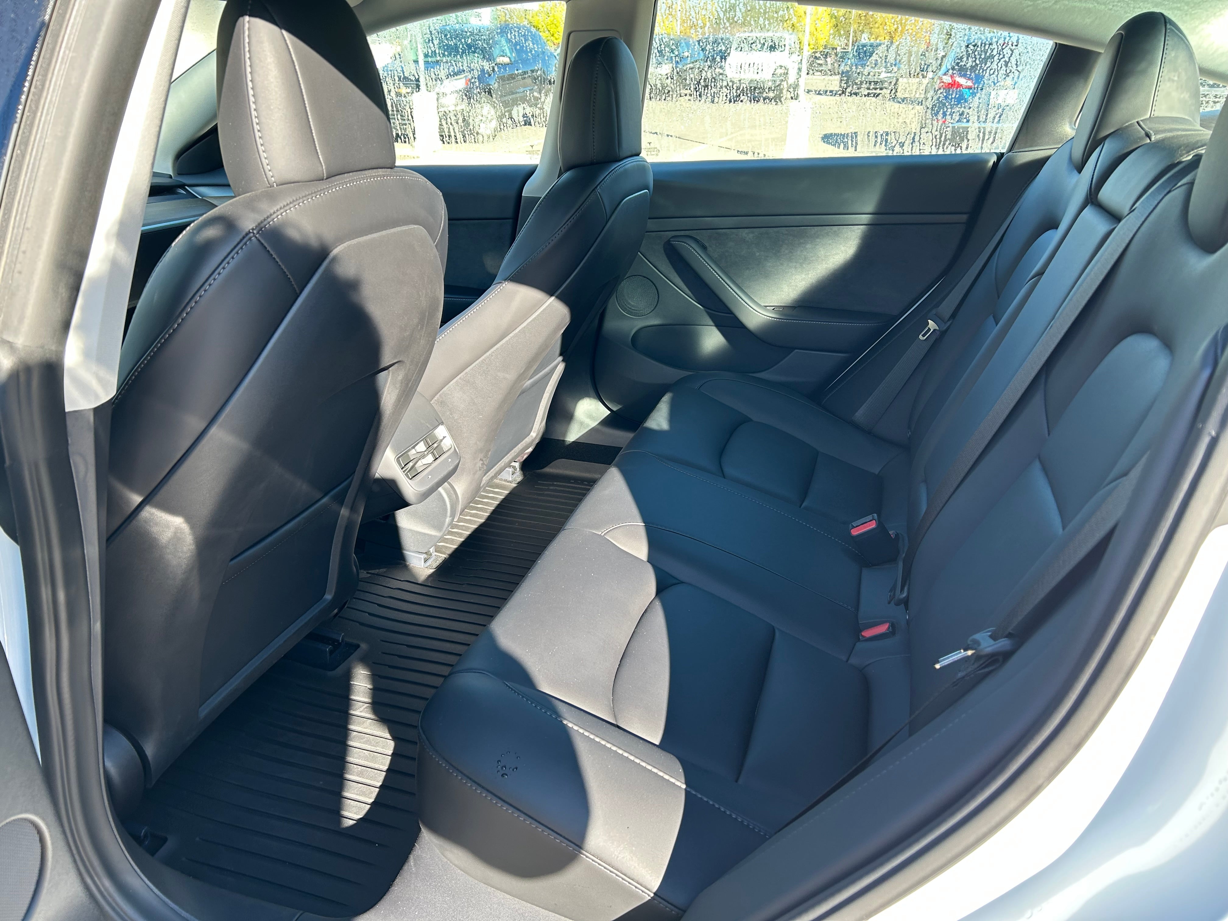 2022 - Tesla Model 3 - C500