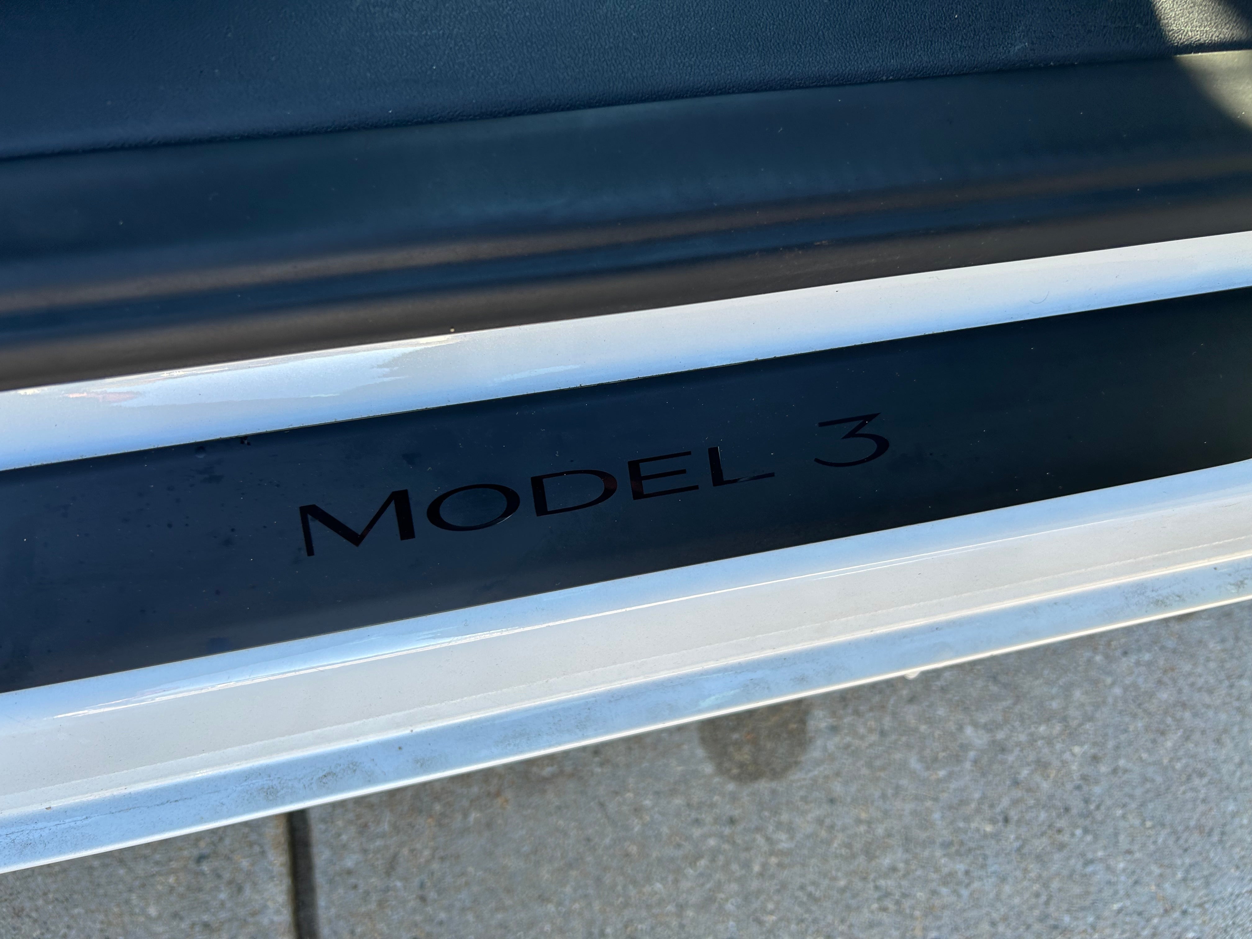 2022 - Tesla Model 3 - C500