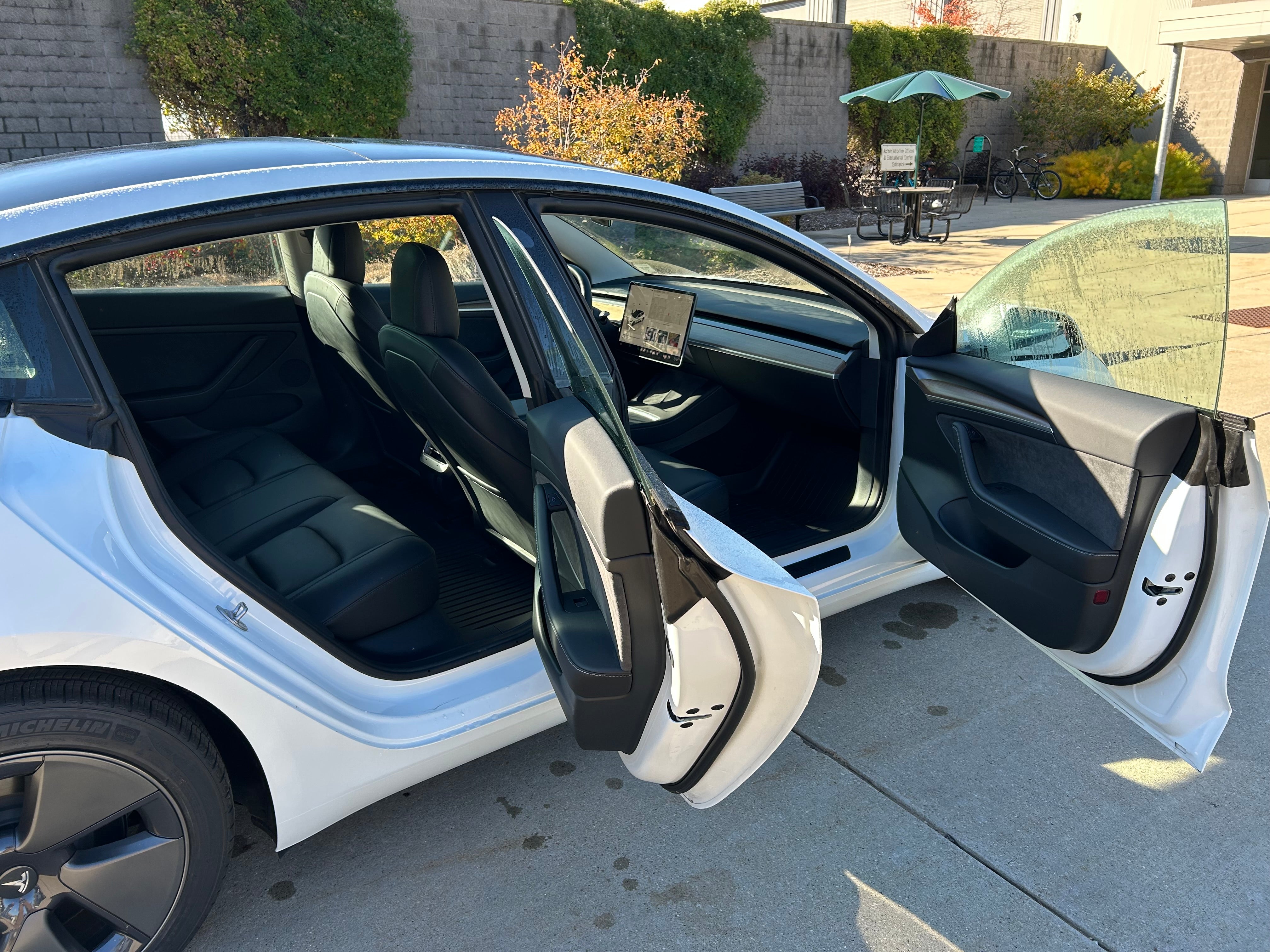 2022 - Tesla Model 3 - C500