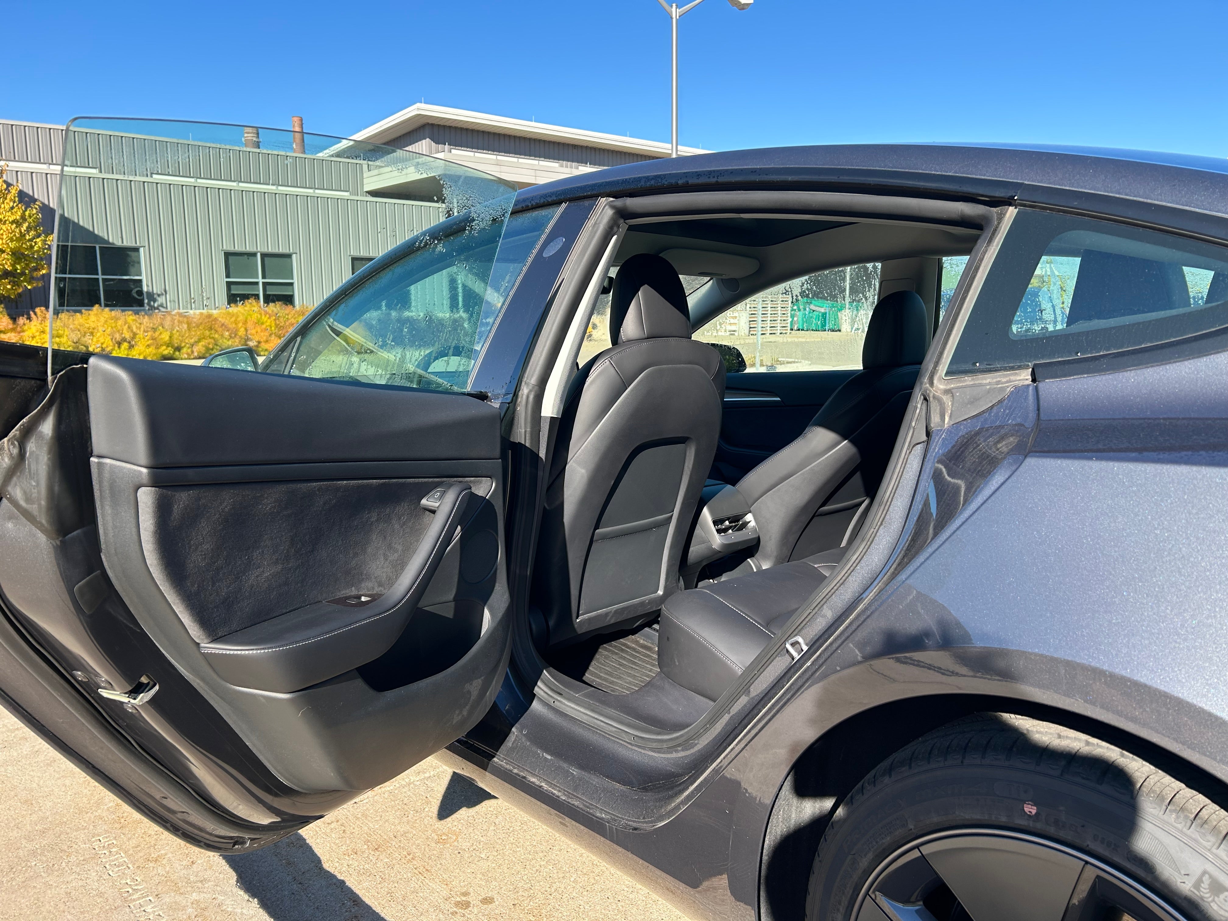 2022 - Tesla Model 3 - C501