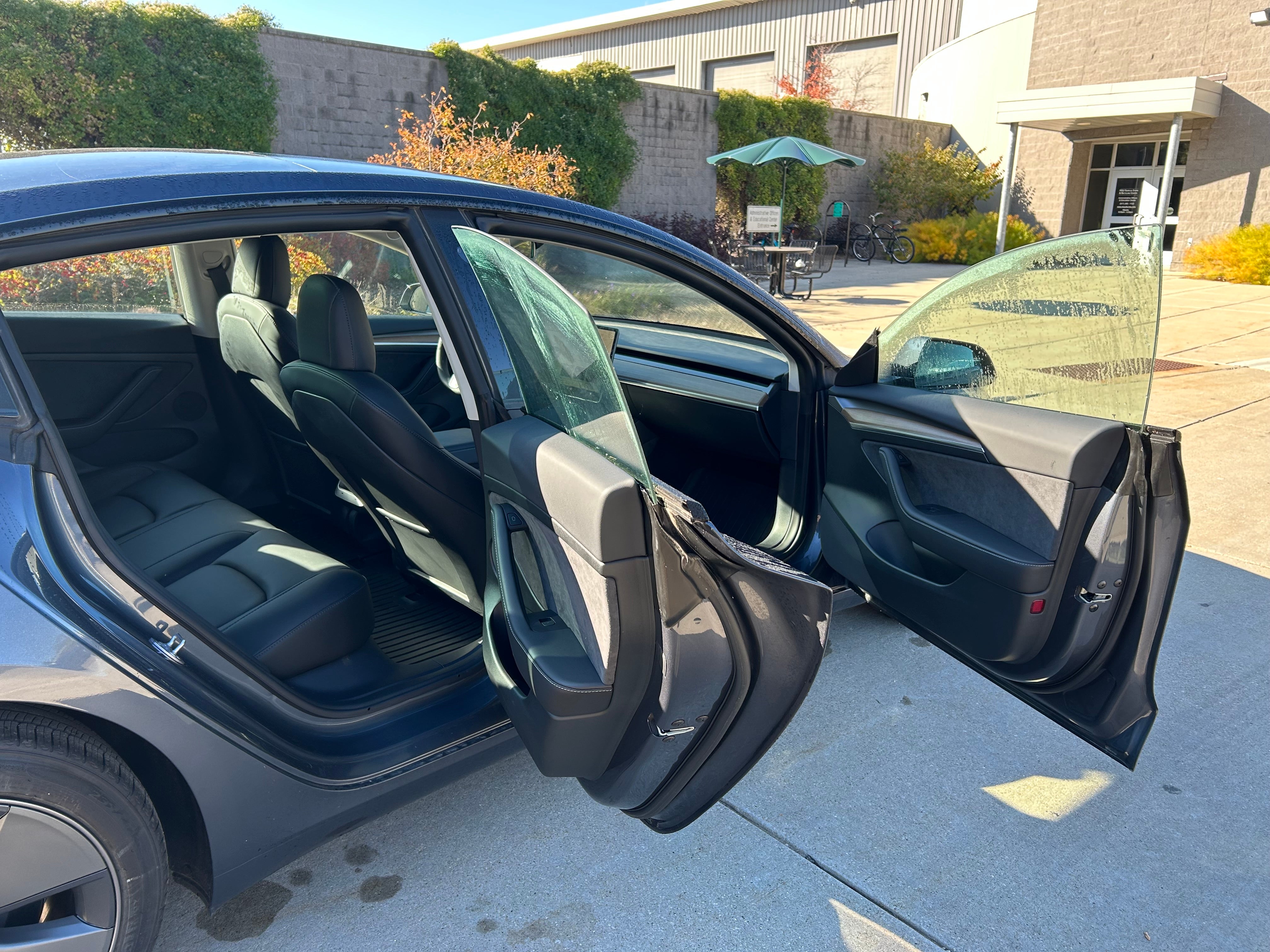 2022 - Tesla Model 3 - C501