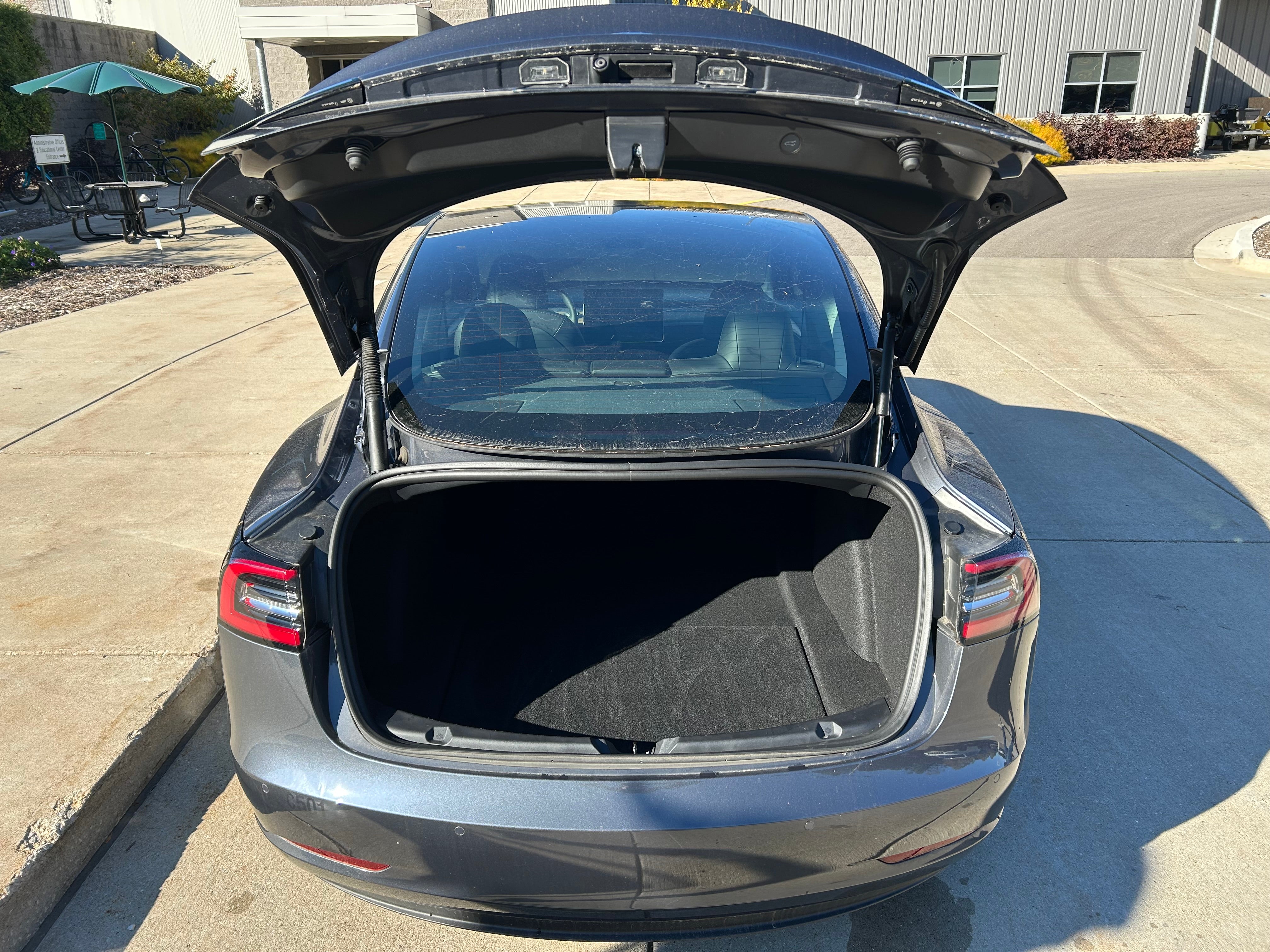 2022 - Tesla Model 3 - C501