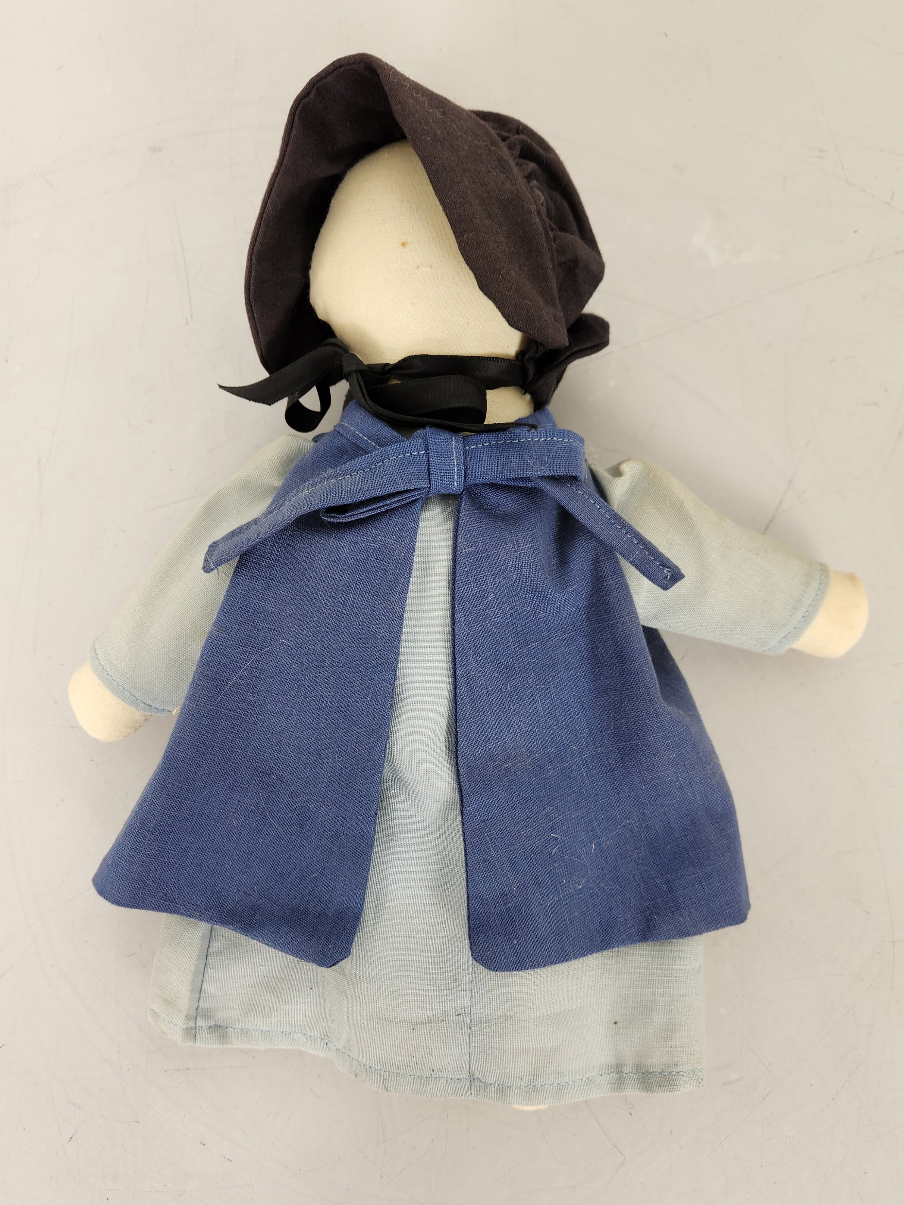 Handmade Amish Faceless 11" Female Doll