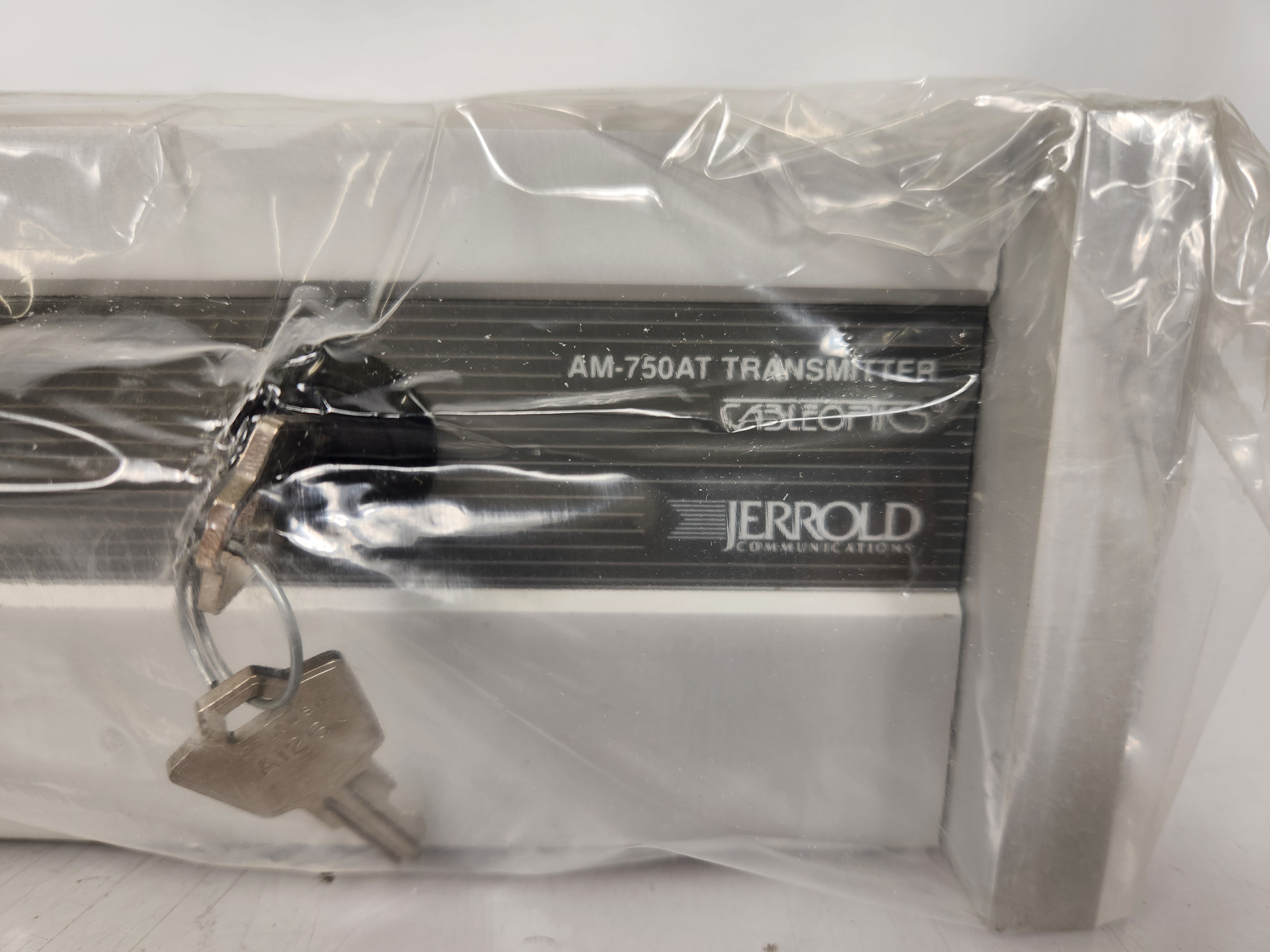 Jerrold Communications General Instruments Cableoptics AM-750AT Transmitter