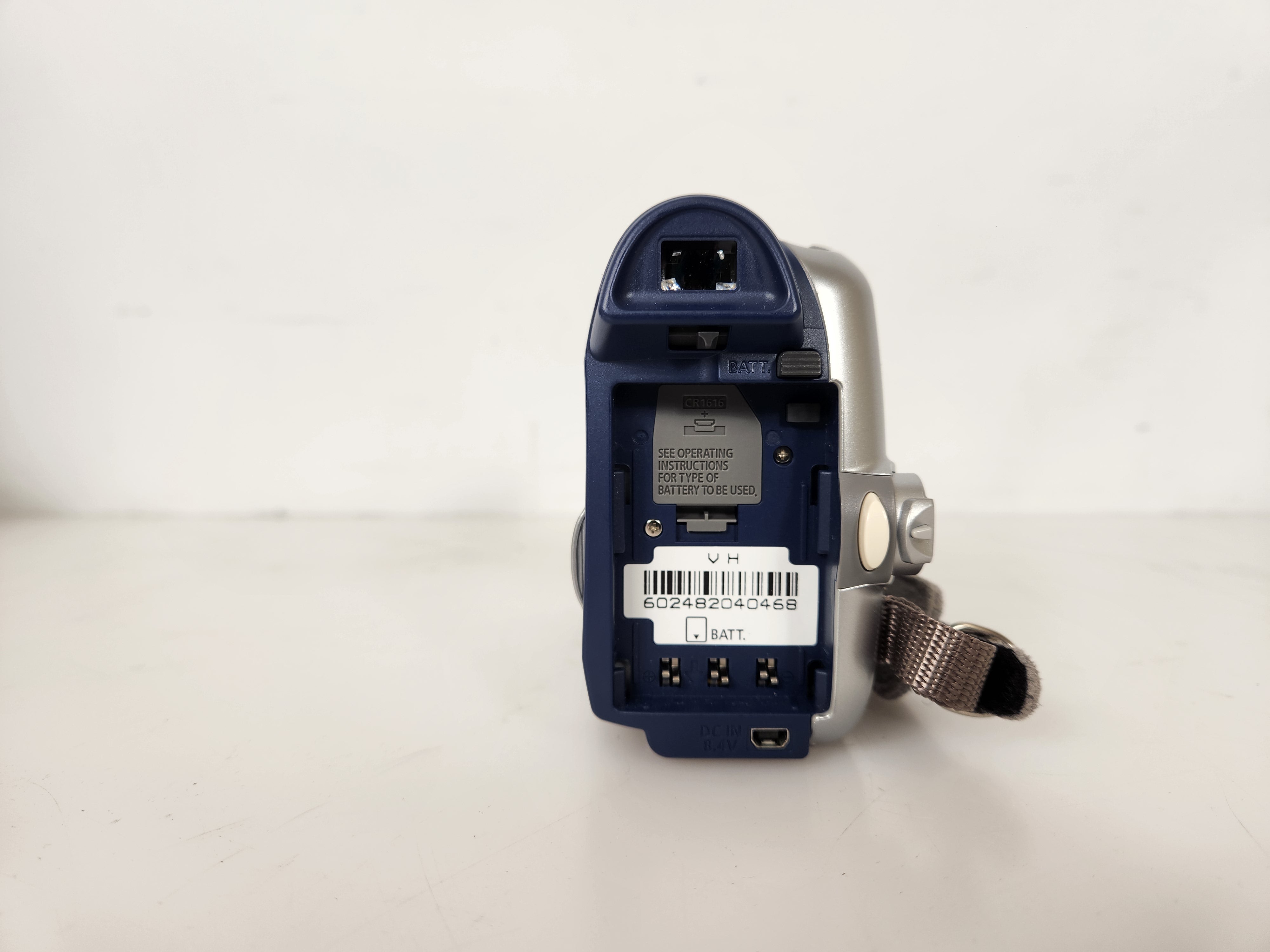 Canon ZR800 MiniDV Camcorder with Bag