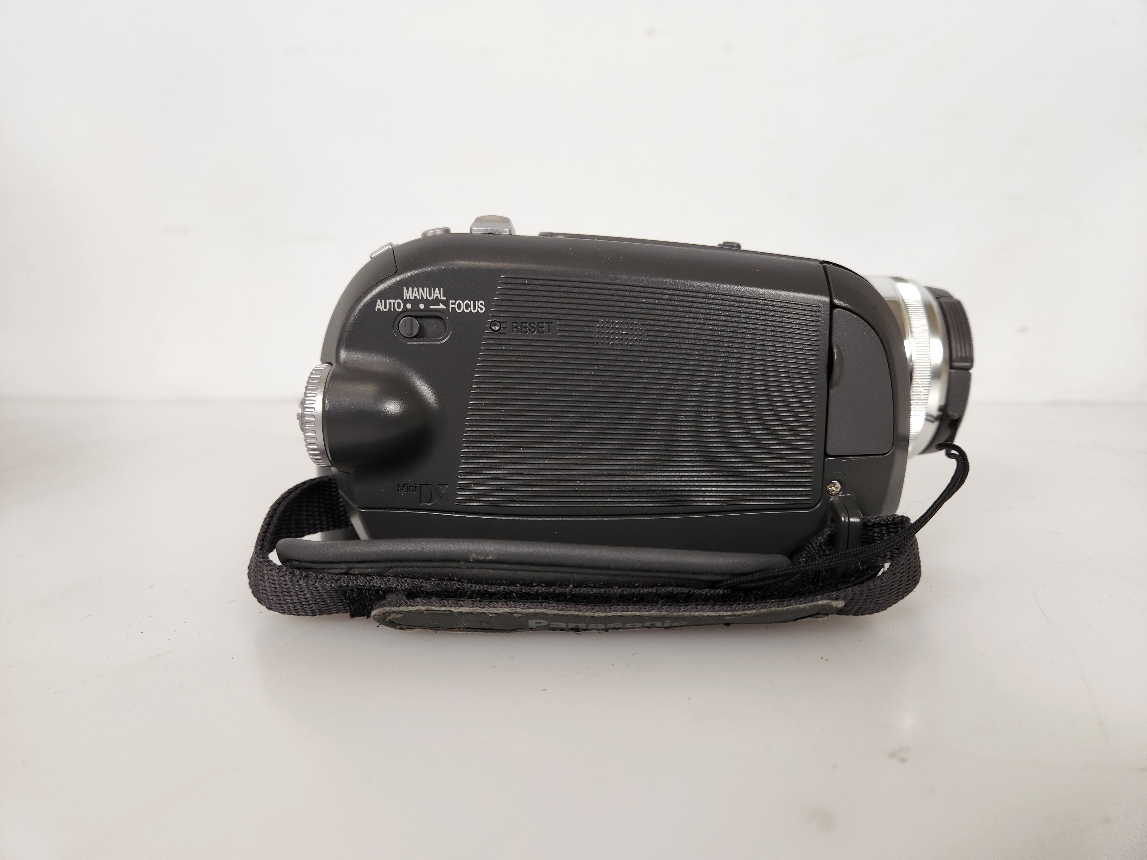 Panasonic PV-GS320 MiniDV Camcorder