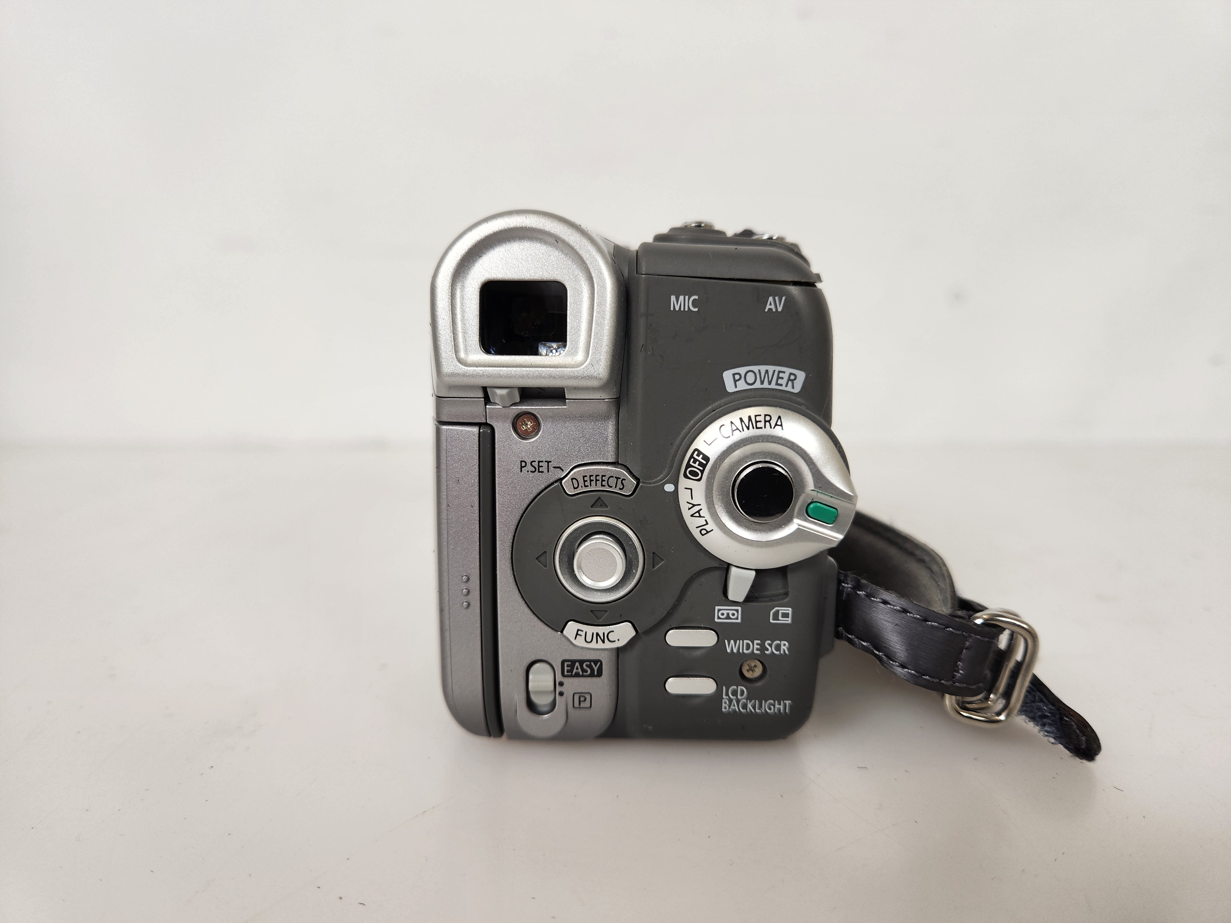 Canon Elura 100 Camcorder with Bag