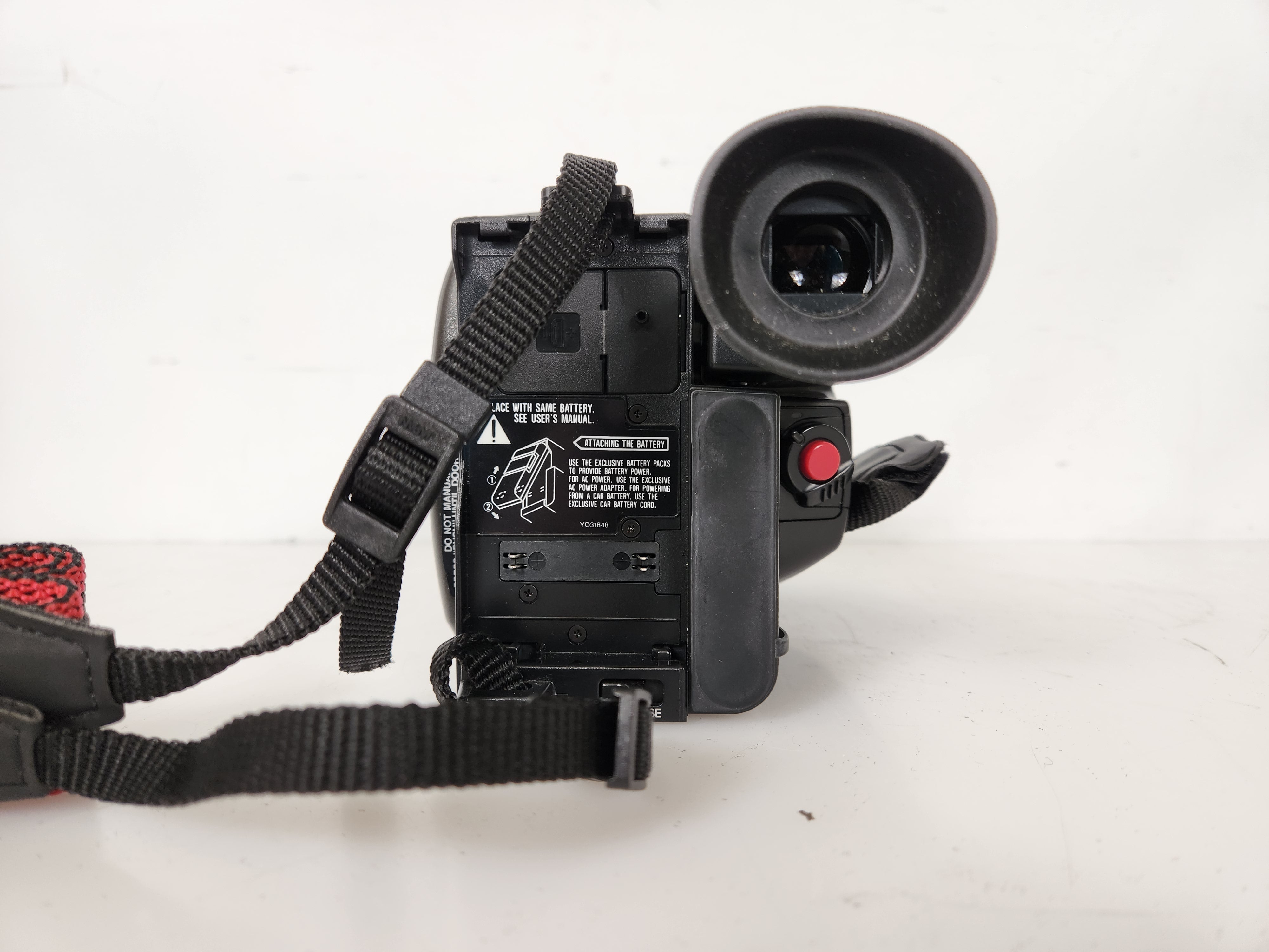 JVC GR-AX94 VHS-C Camcorder with Bag